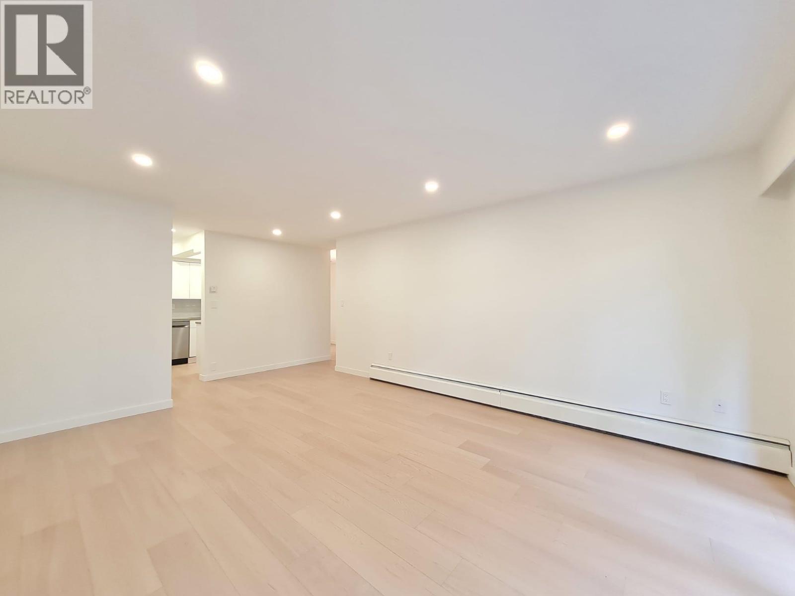 107 6560 Buswell Street Property Photo 3