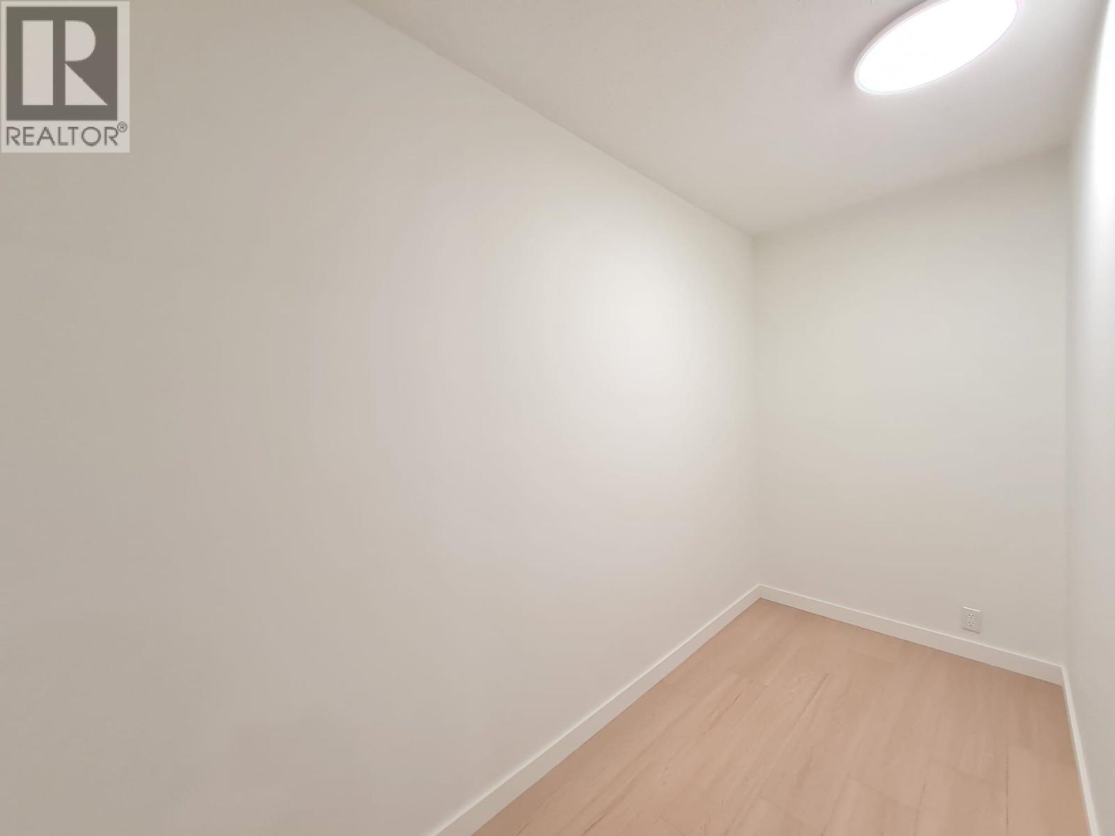 107 6560 Buswell Street Property Photo 8