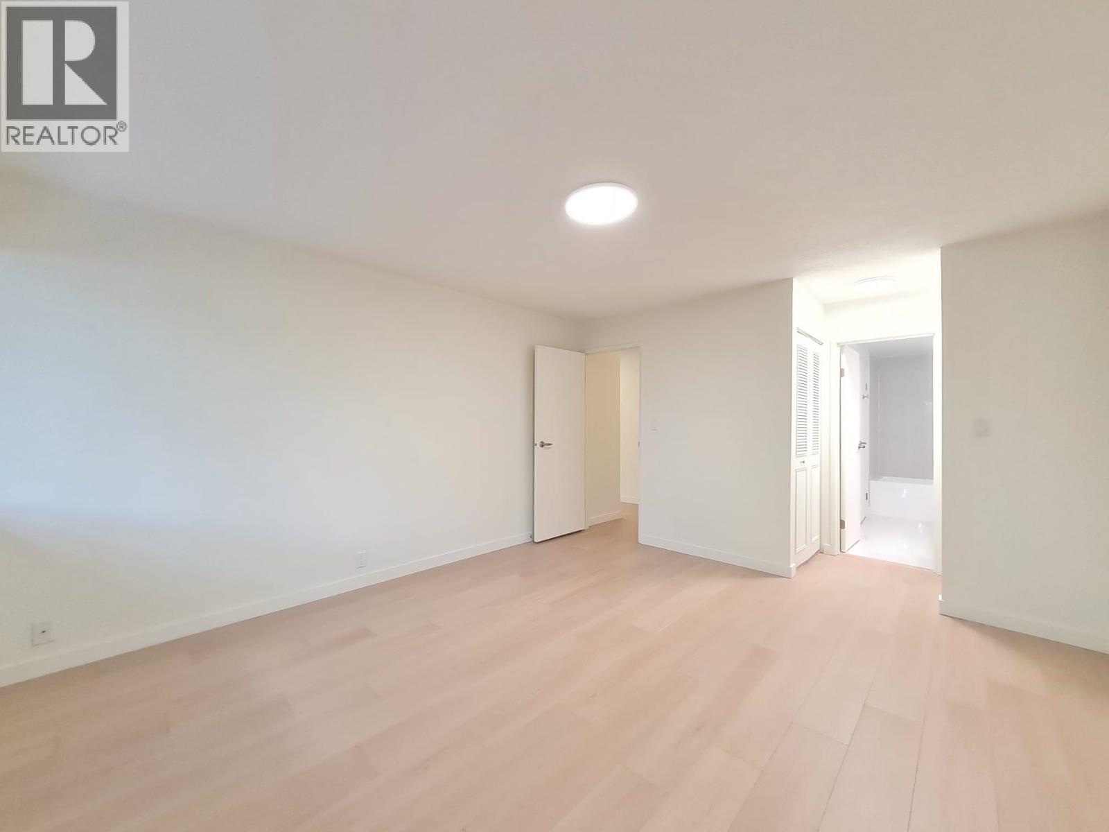 107 6560 Buswell Street Property Photo 9