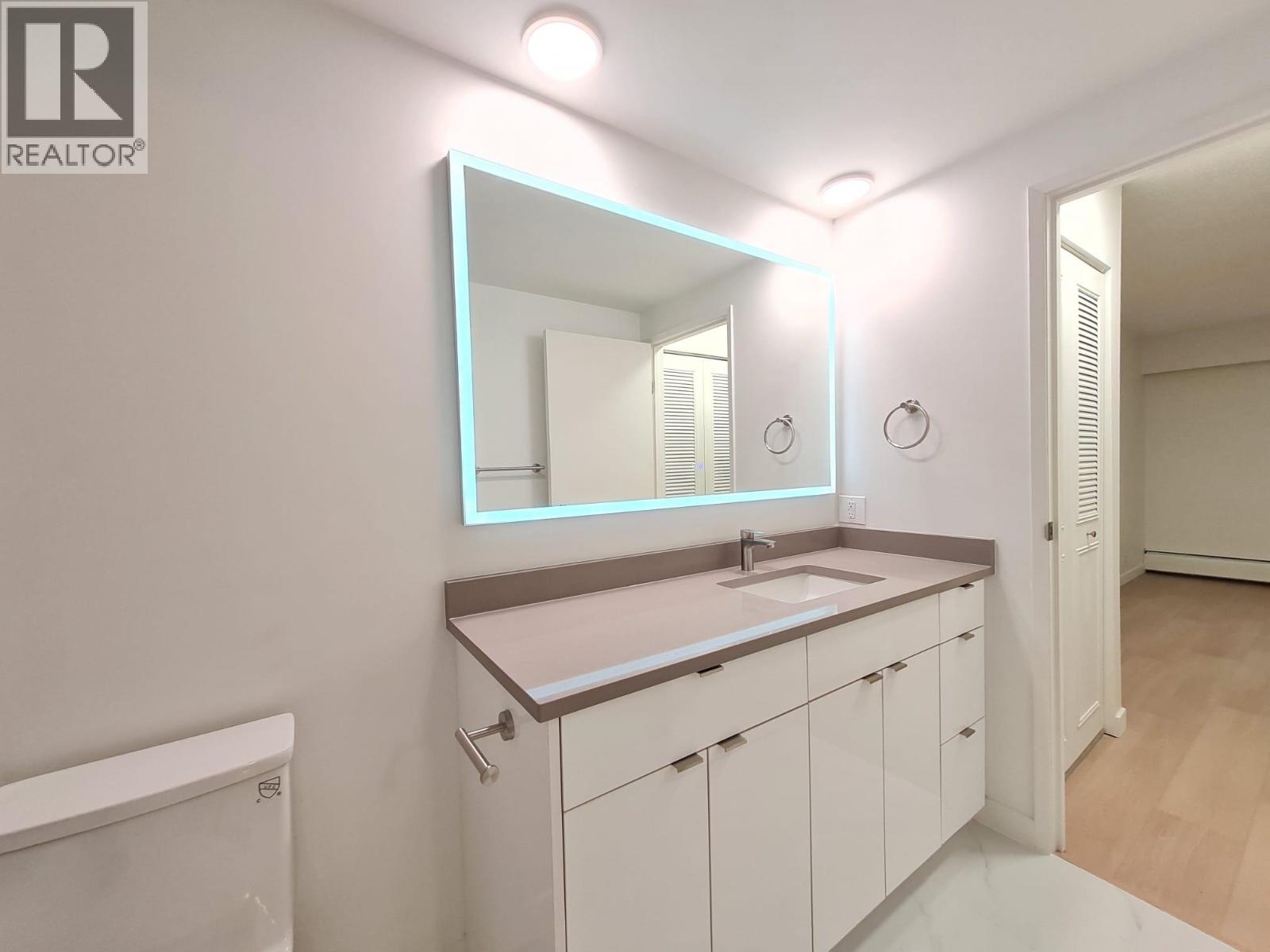 107 6560 Buswell Street Property Photo 10