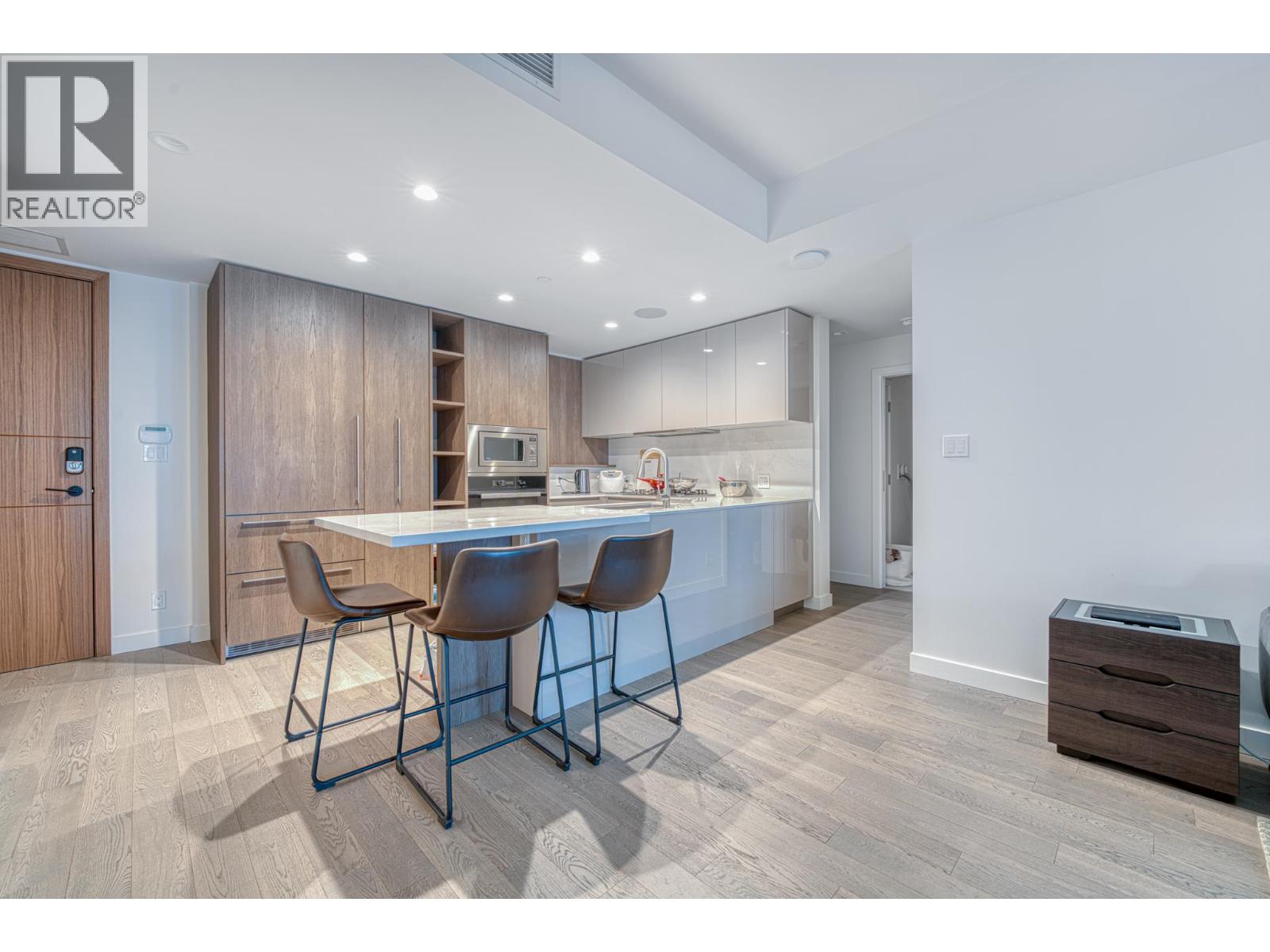 912 6833 Pearson Way Property Photo 4
