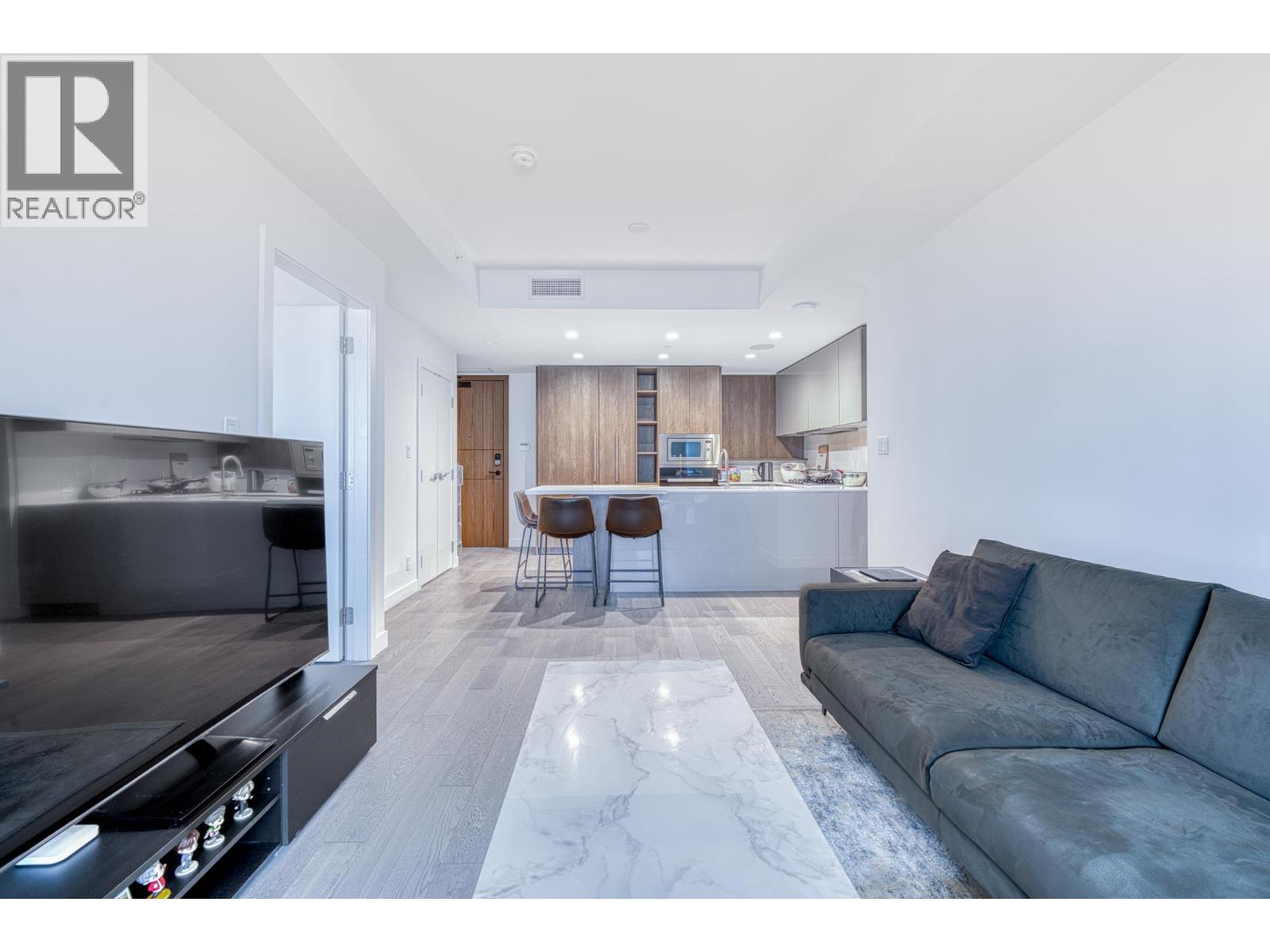 912 6833 Pearson Way Property Photo 8