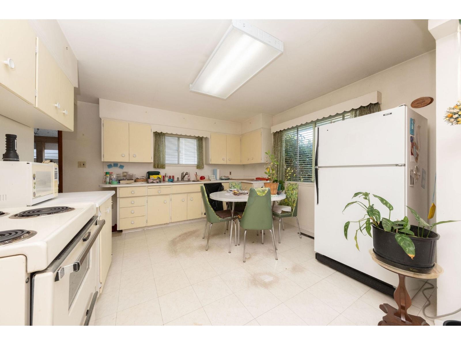 13817 Berg Road Property Photo 8