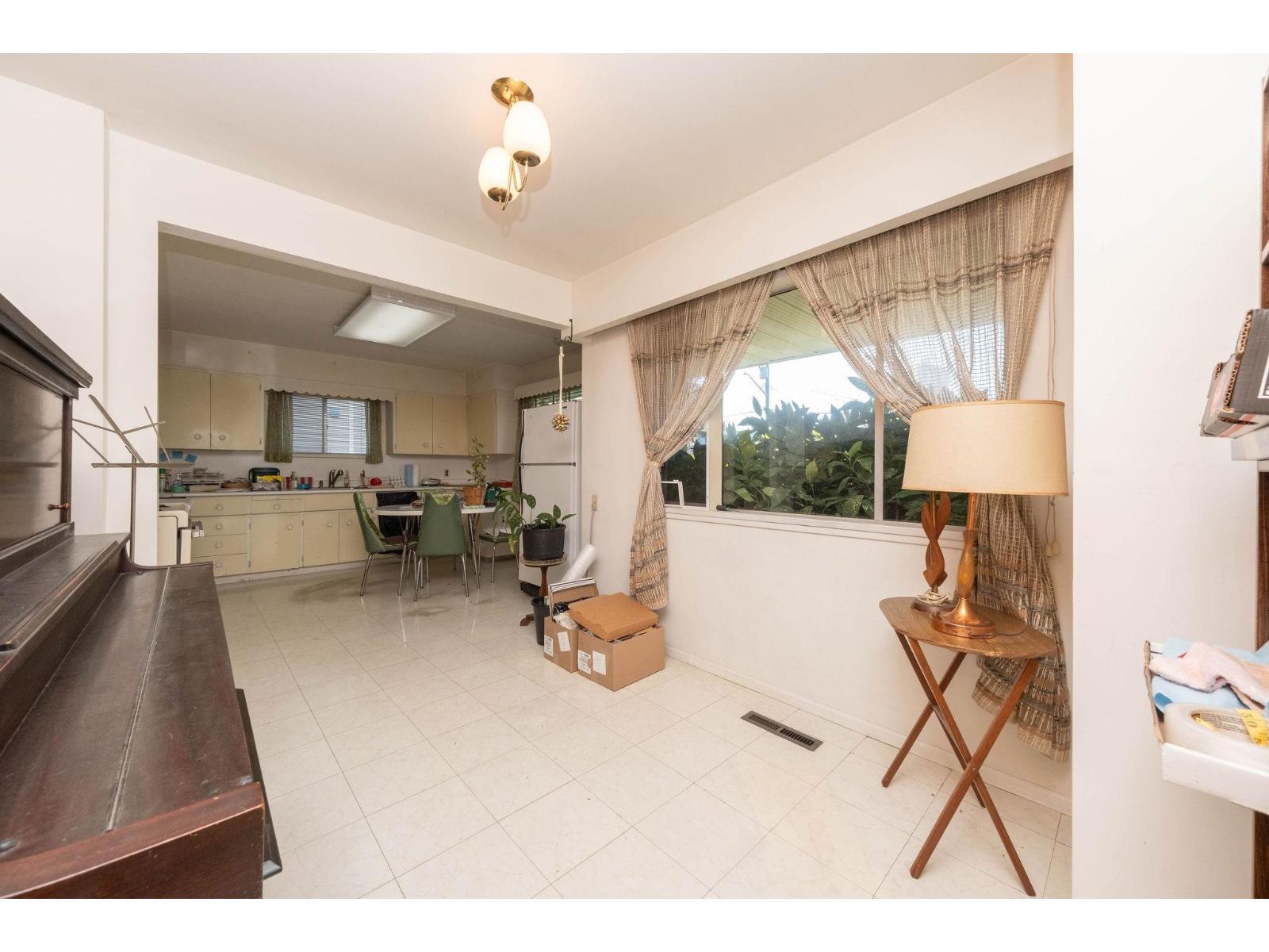 13817 Berg Road Property Photo 10