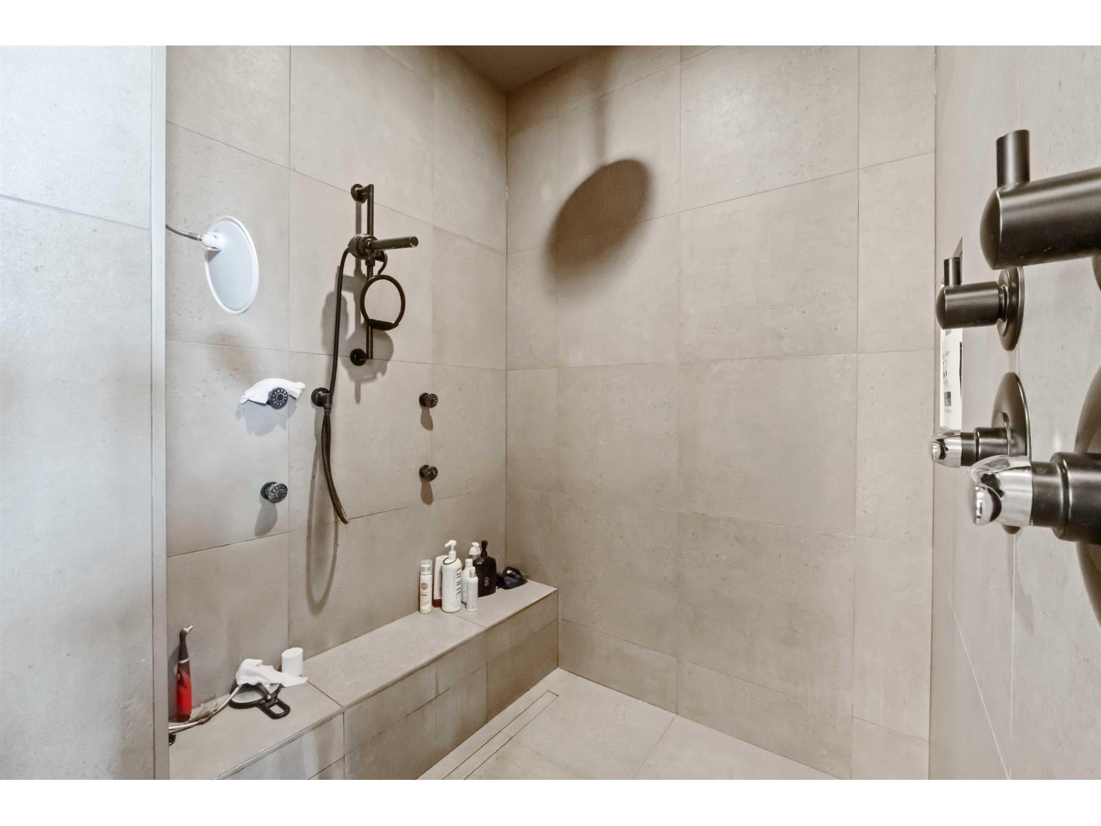 24095 53 Avenue Property Photo 23