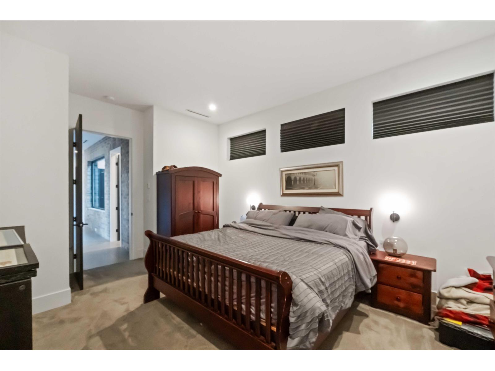 24095 53 Avenue Property Photo 34