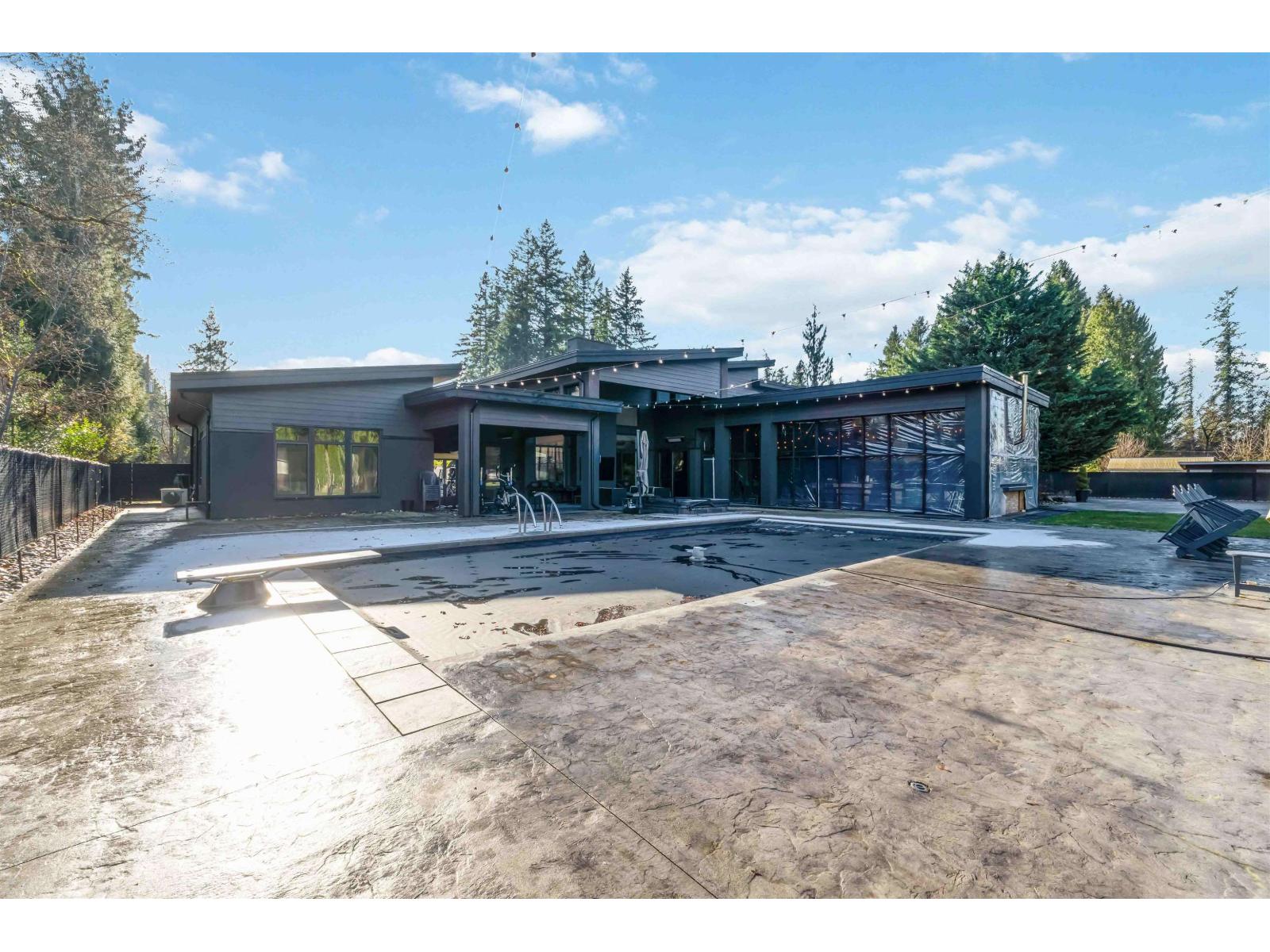 24095 53 Avenue Property Photo 37