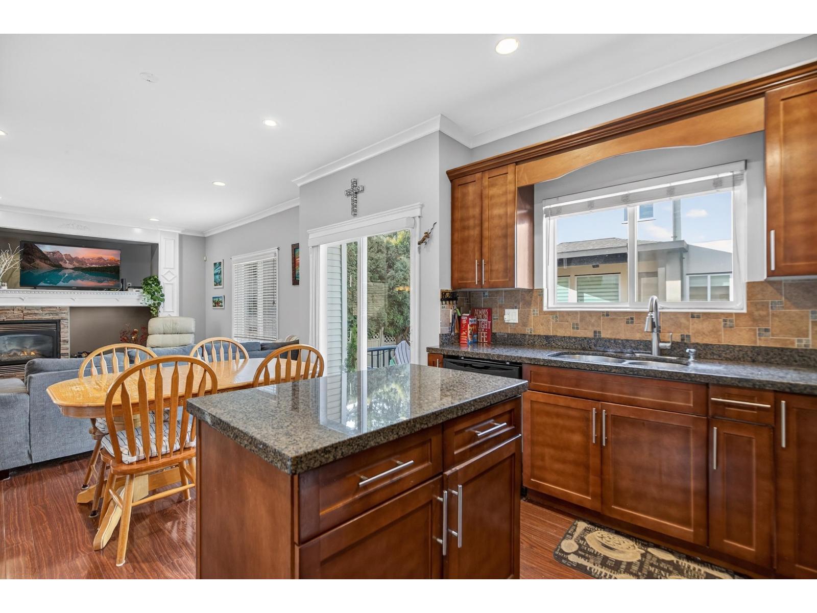 2363 157a Street Property Photo 7