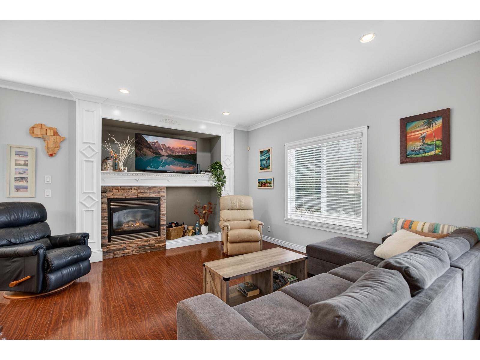 2363 157a Street Property Photo 12