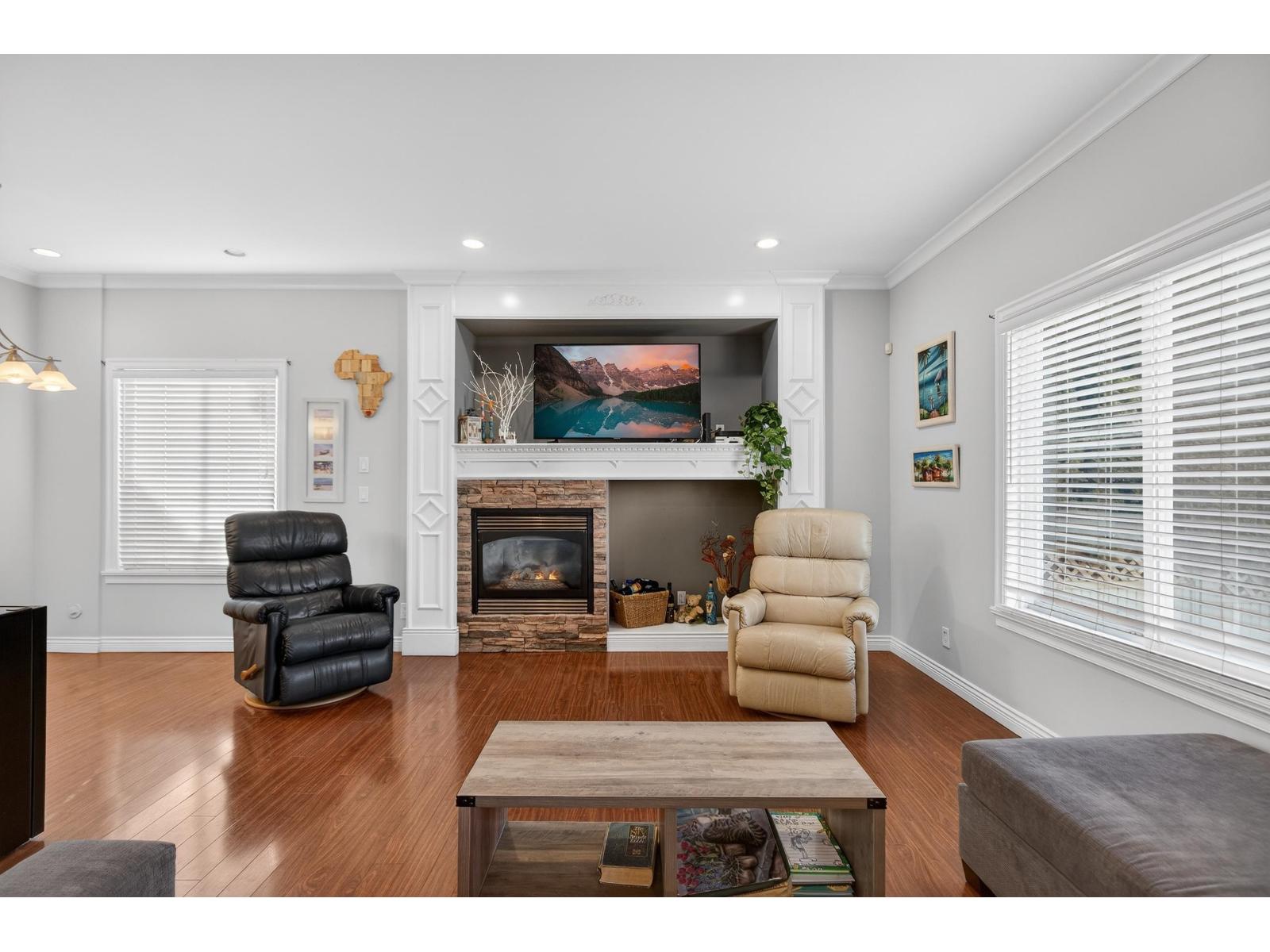 2363 157a Street Property Photo 13
