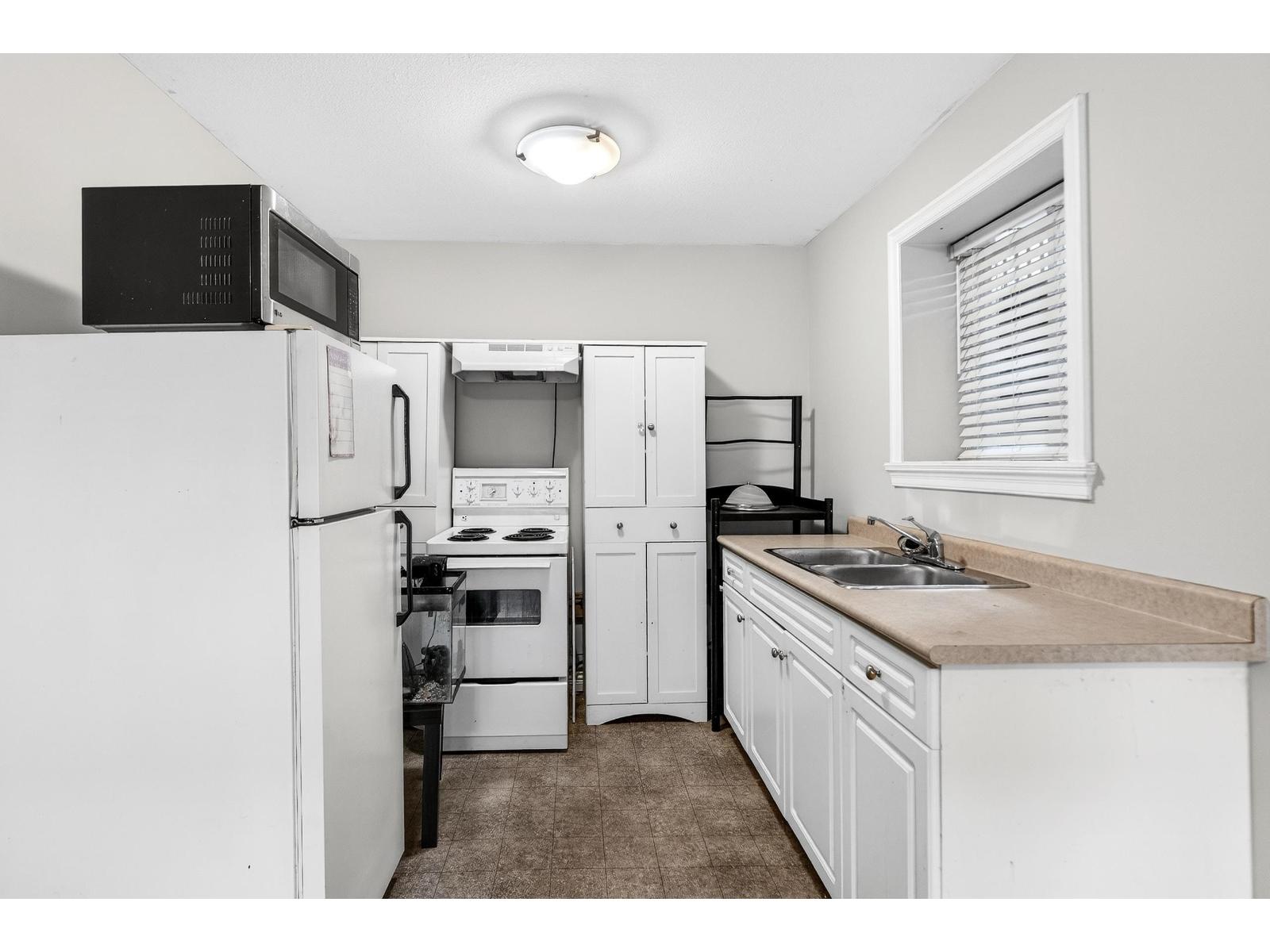2363 157a Street Property Photo 24