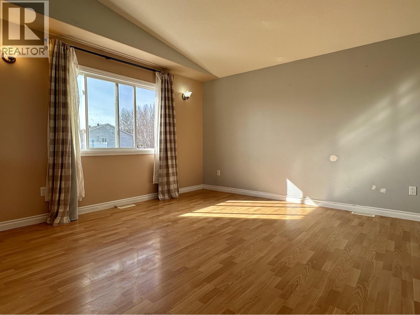 4405 Heritage Crescent Property Photo 5