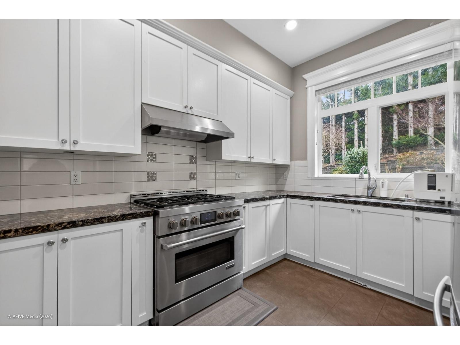 16166 30b Avenue Property Photo 11