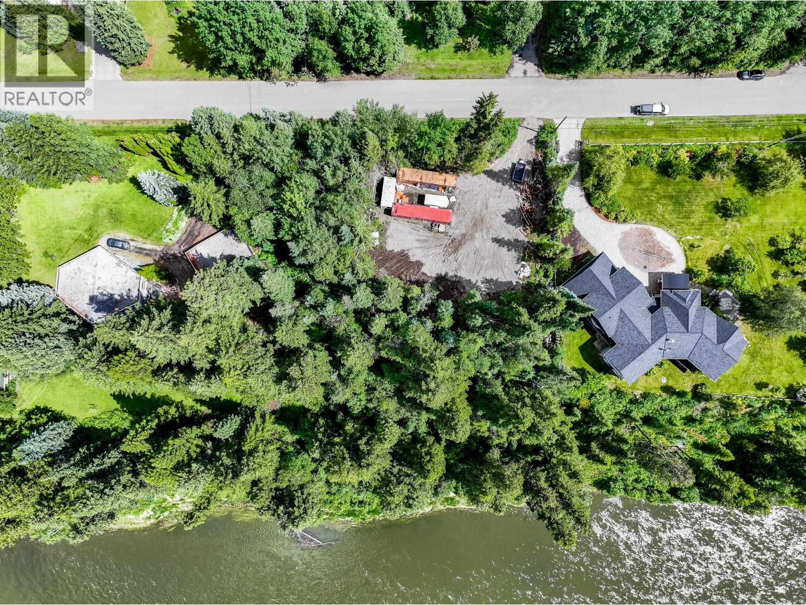 7047 Bench Drive Property Photo 3