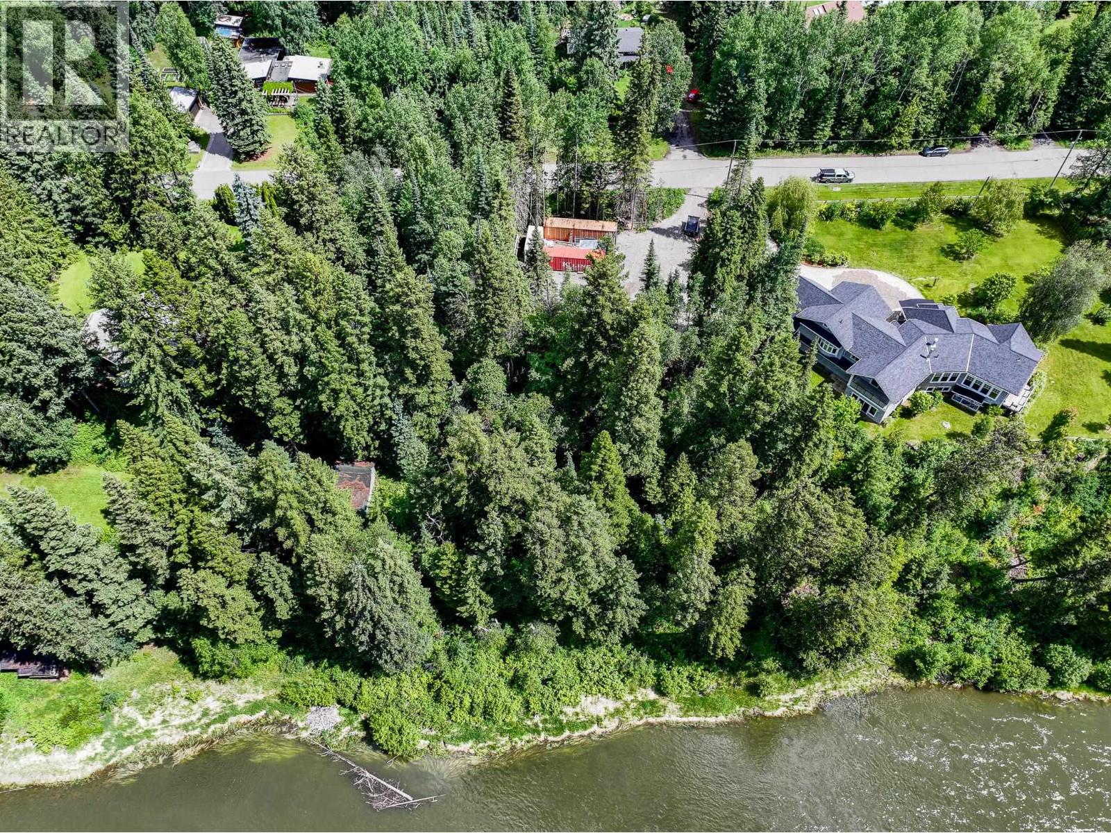 7047 Bench Drive Property Photo 4