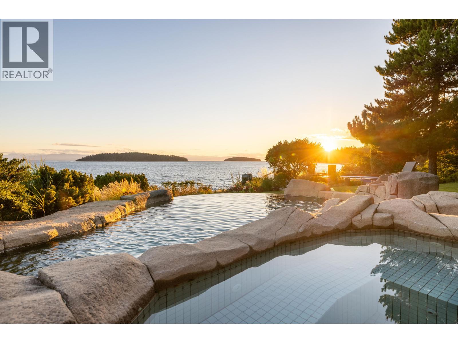 5871 Sunshine Coast Highway Property Photo 7