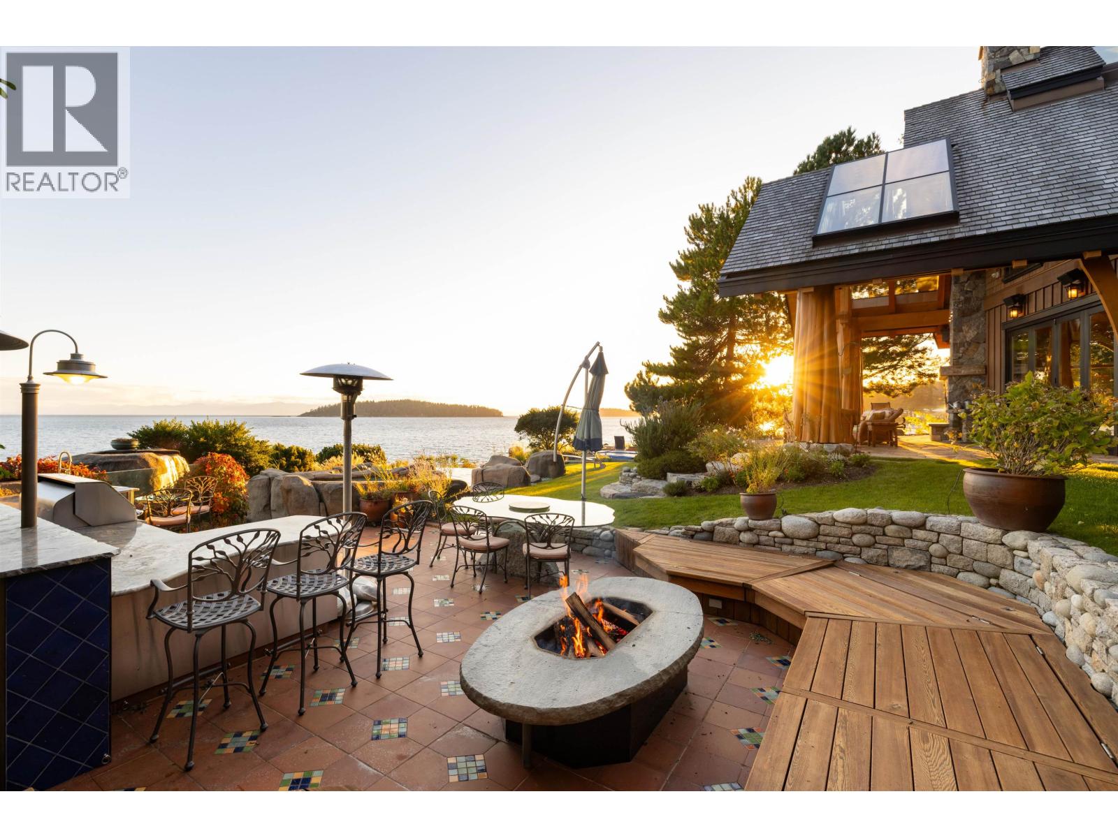 5871 Sunshine Coast Highway Property Photo 17
