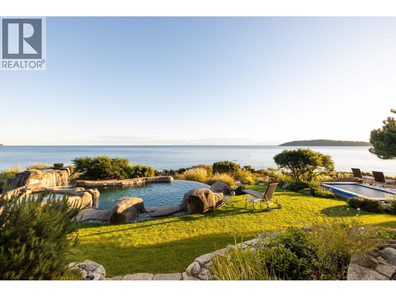 5871 Sunshine Coast Highway Property Photo 18