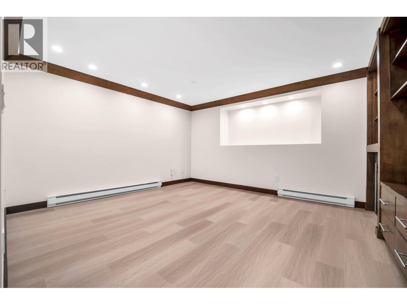 6018 Chancellor Mews Property Photo 17