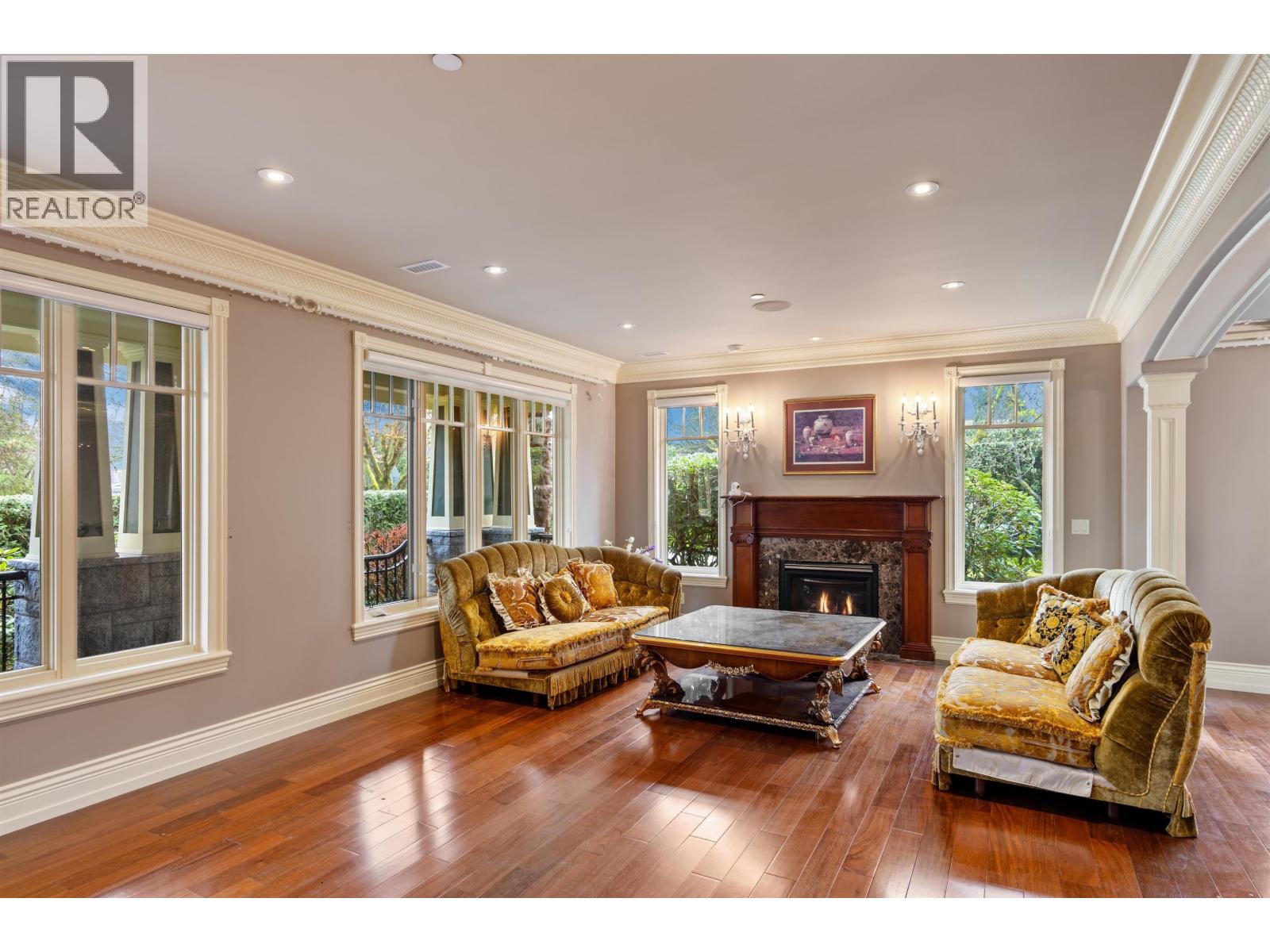4583 Hudson Street Property Photo 2