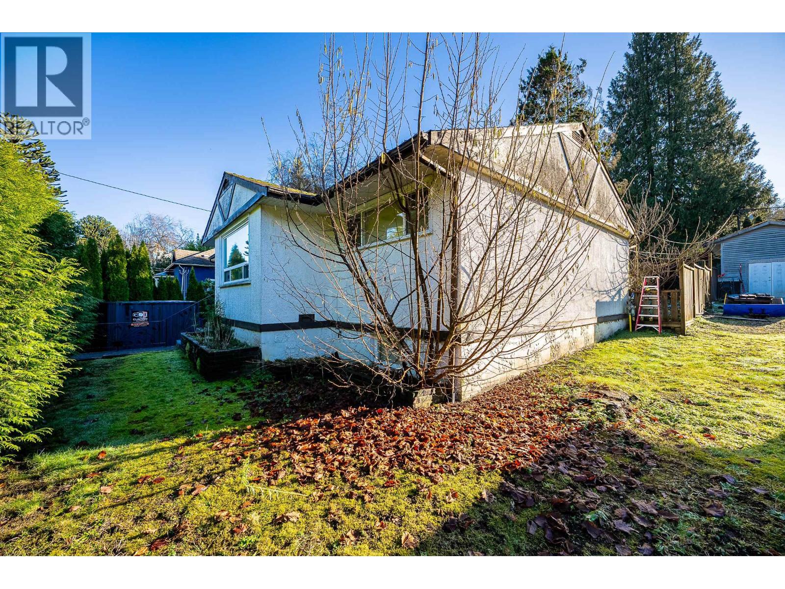 2217 Clarke Street Property Photo 9
