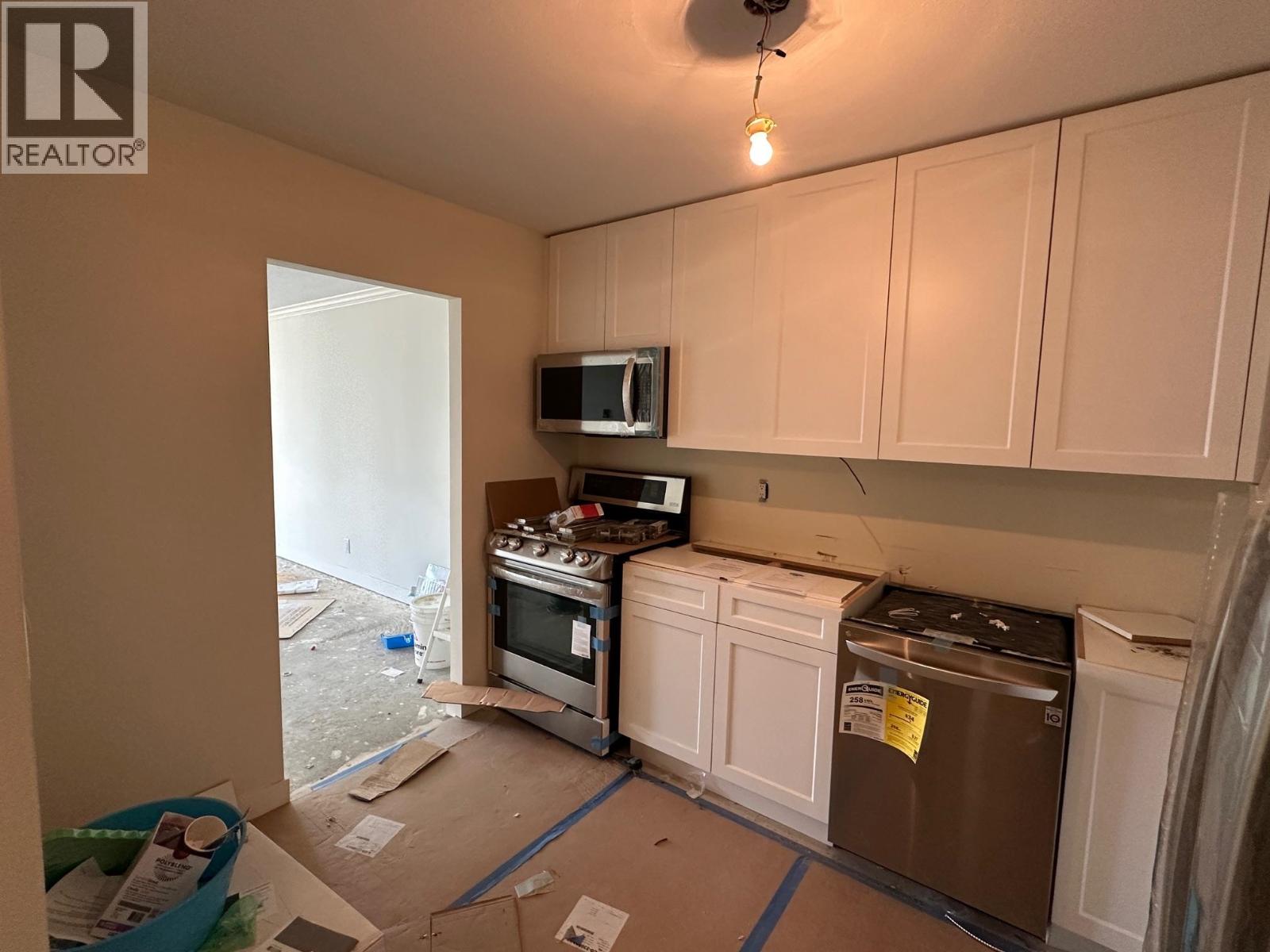 401 710 Seventh Avenue Property Photo 2