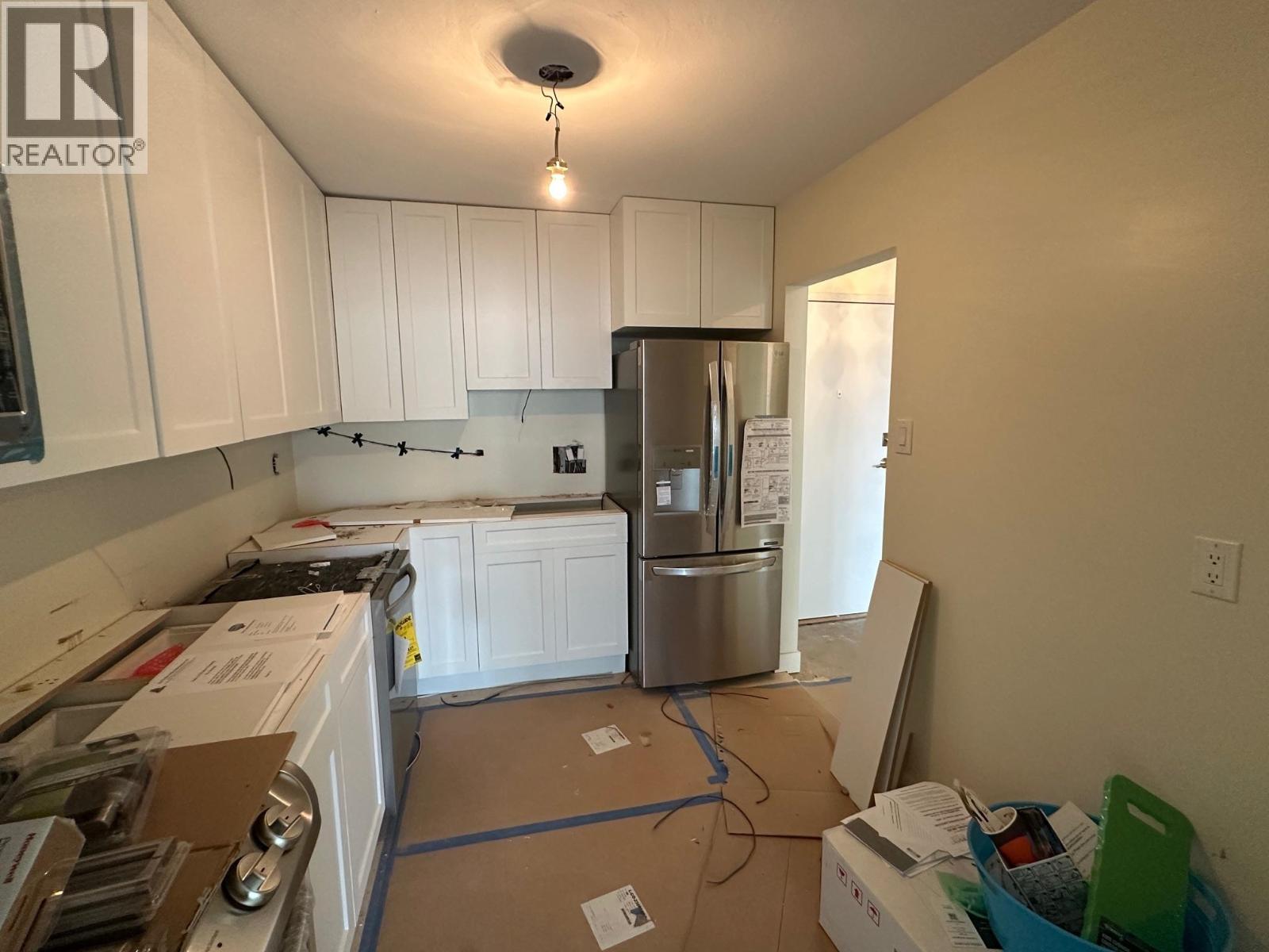 401 710 Seventh Avenue Property Photo 3