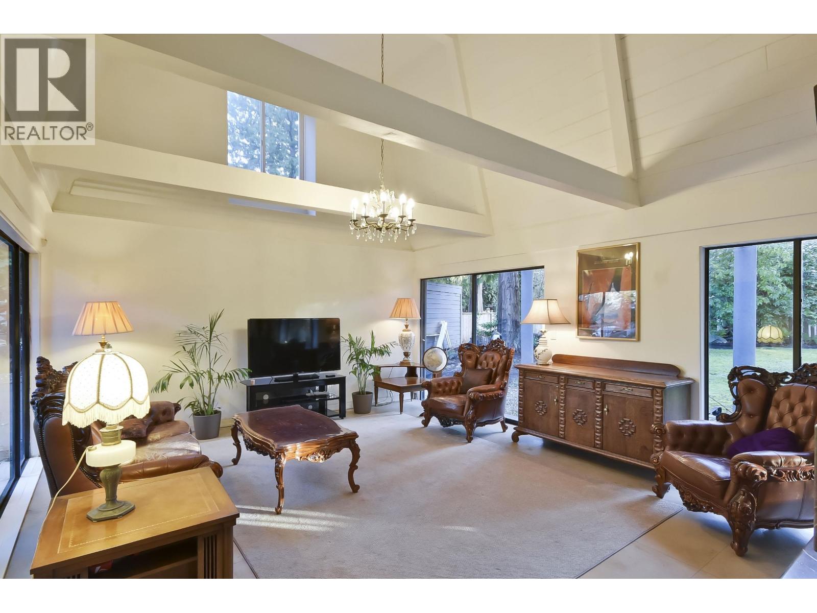 4943 CLIFF DRIVE