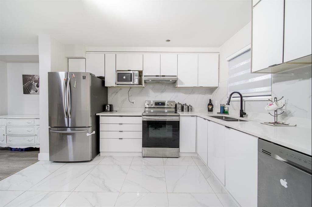 129 13710 67 AVENUE Property Photo 1