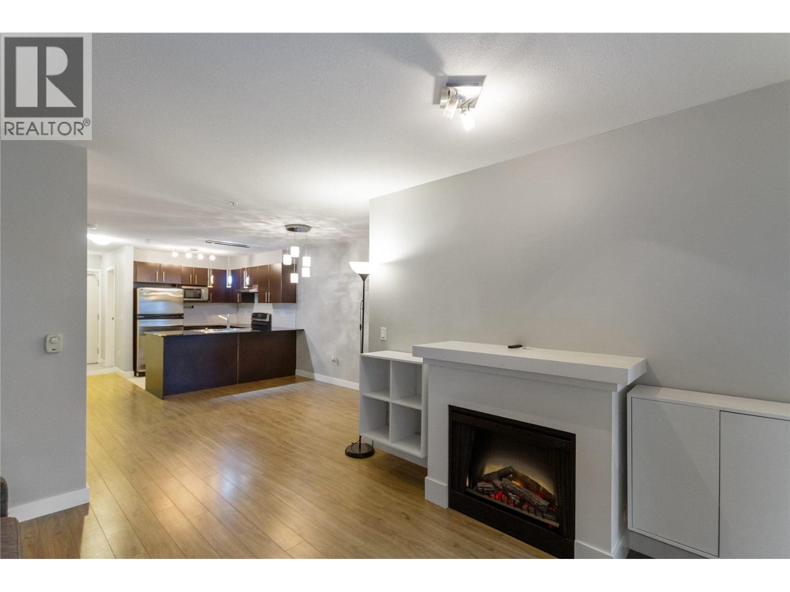 310 1633 Mackay Avenue Property Photo 4