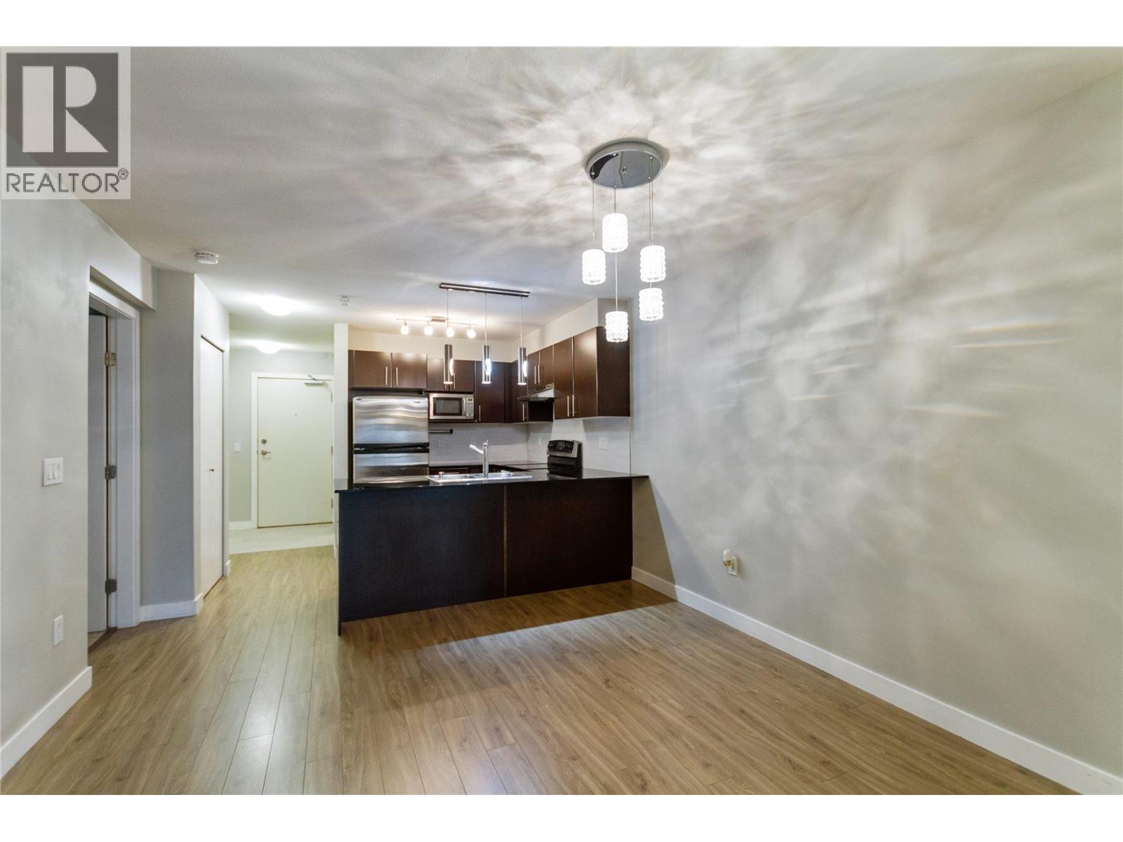 310 1633 Mackay Avenue Property Photo 5