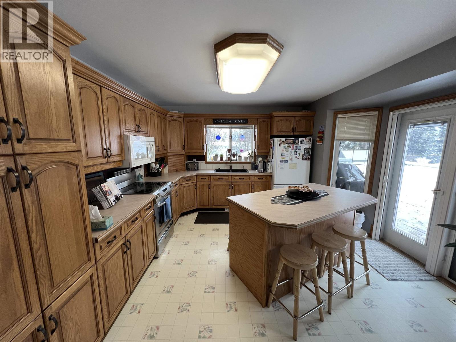 5323 Mountainview Drive Property Photo 6
