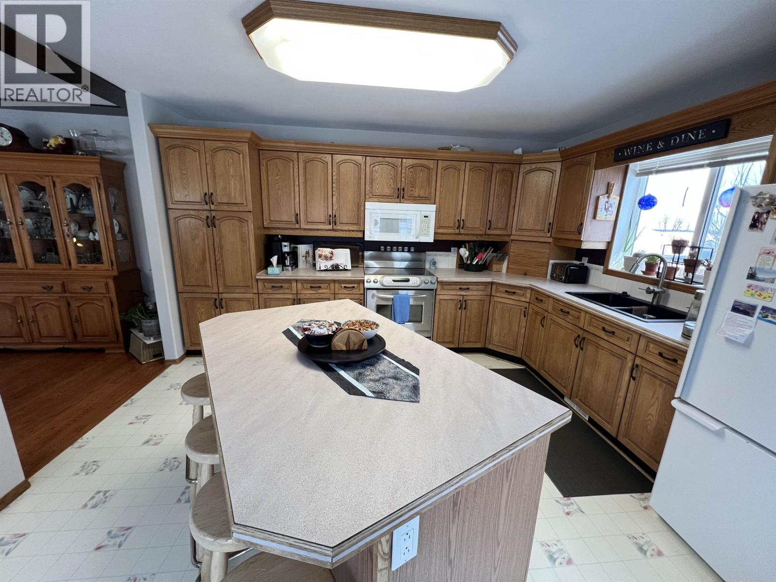 5323 Mountainview Drive Property Photo 8