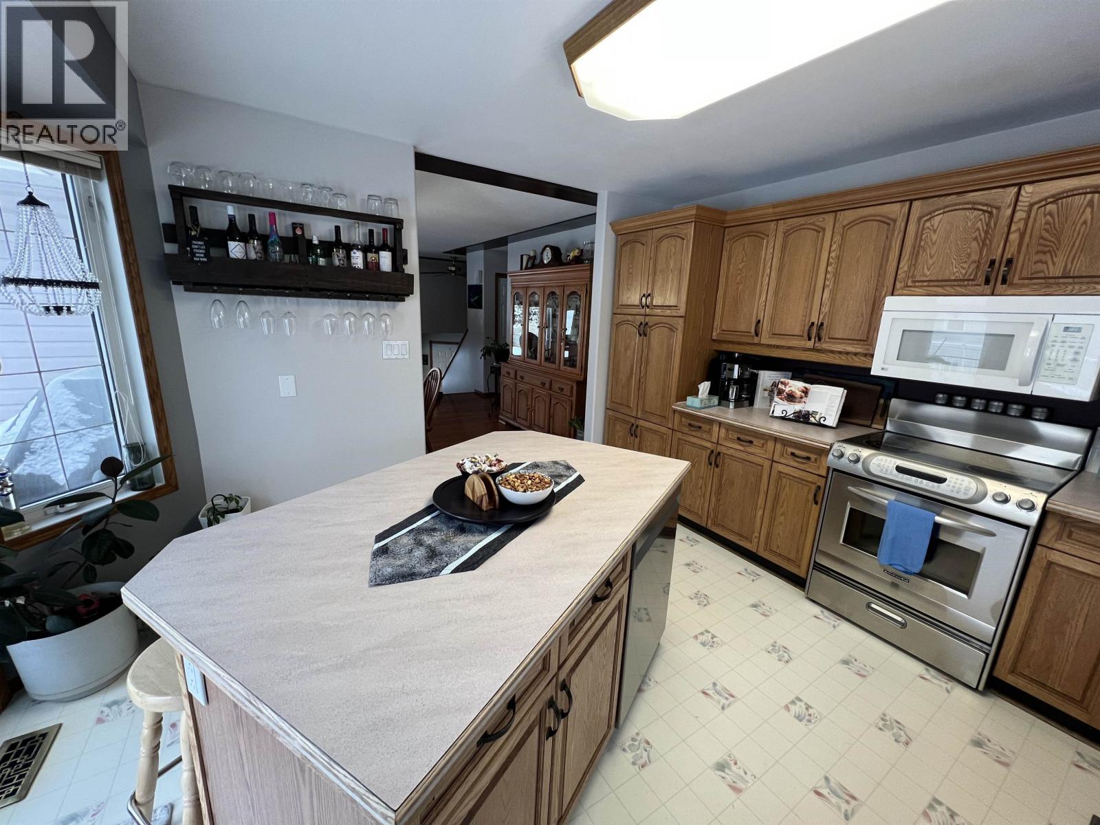 5323 Mountainview Drive Property Photo 9