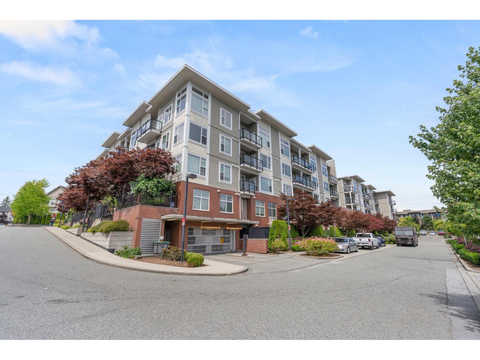 412 15956 86A AVENUE Property Photo 1