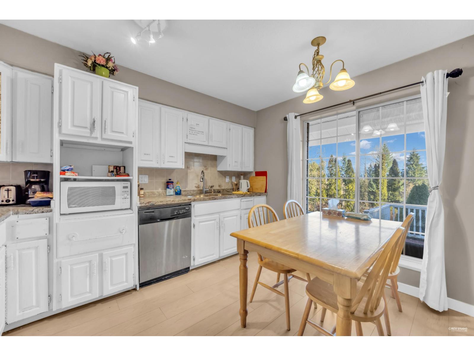 10235 176 Street Property Photo 6