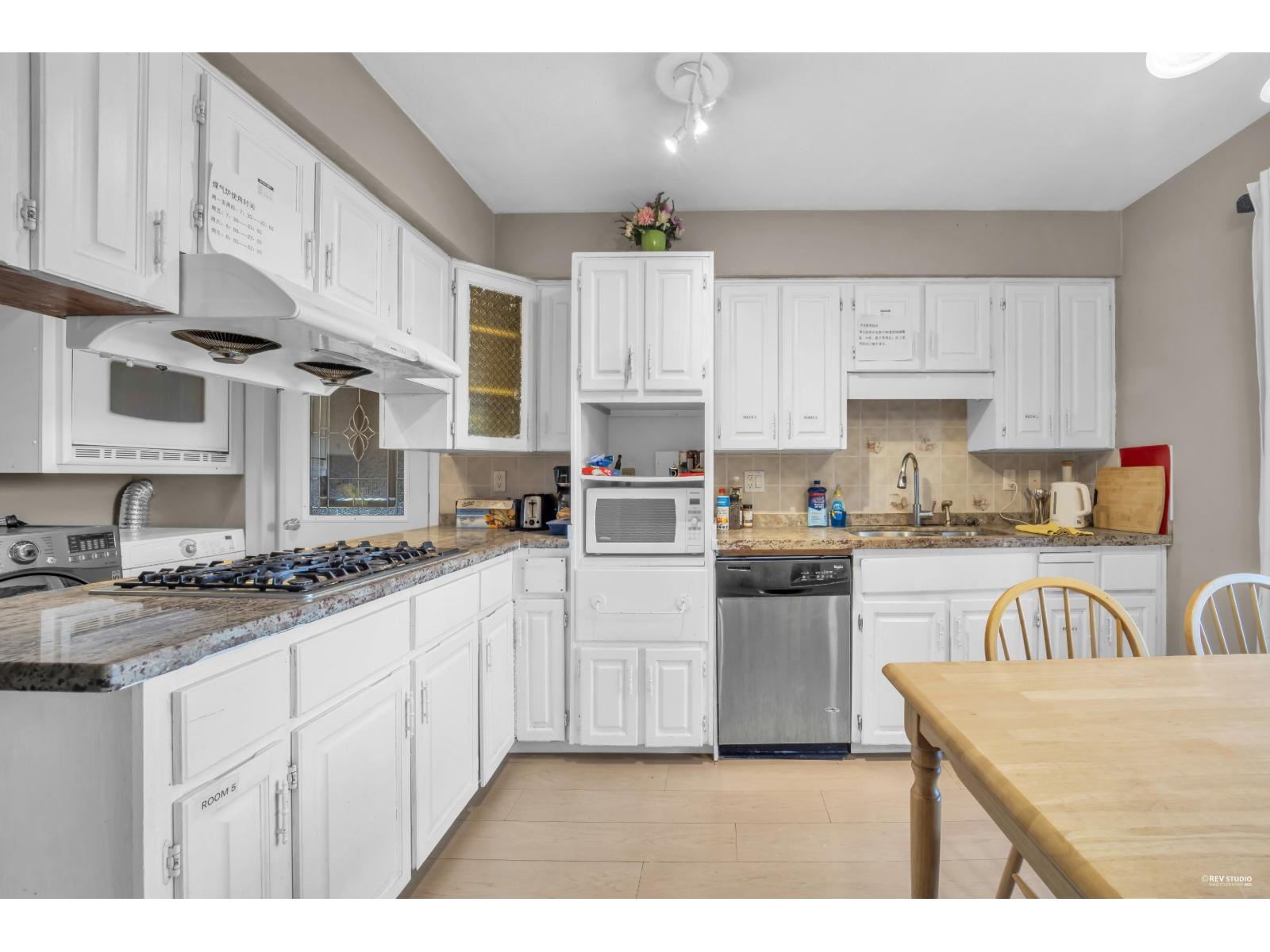 10235 176 Street Property Photo 9