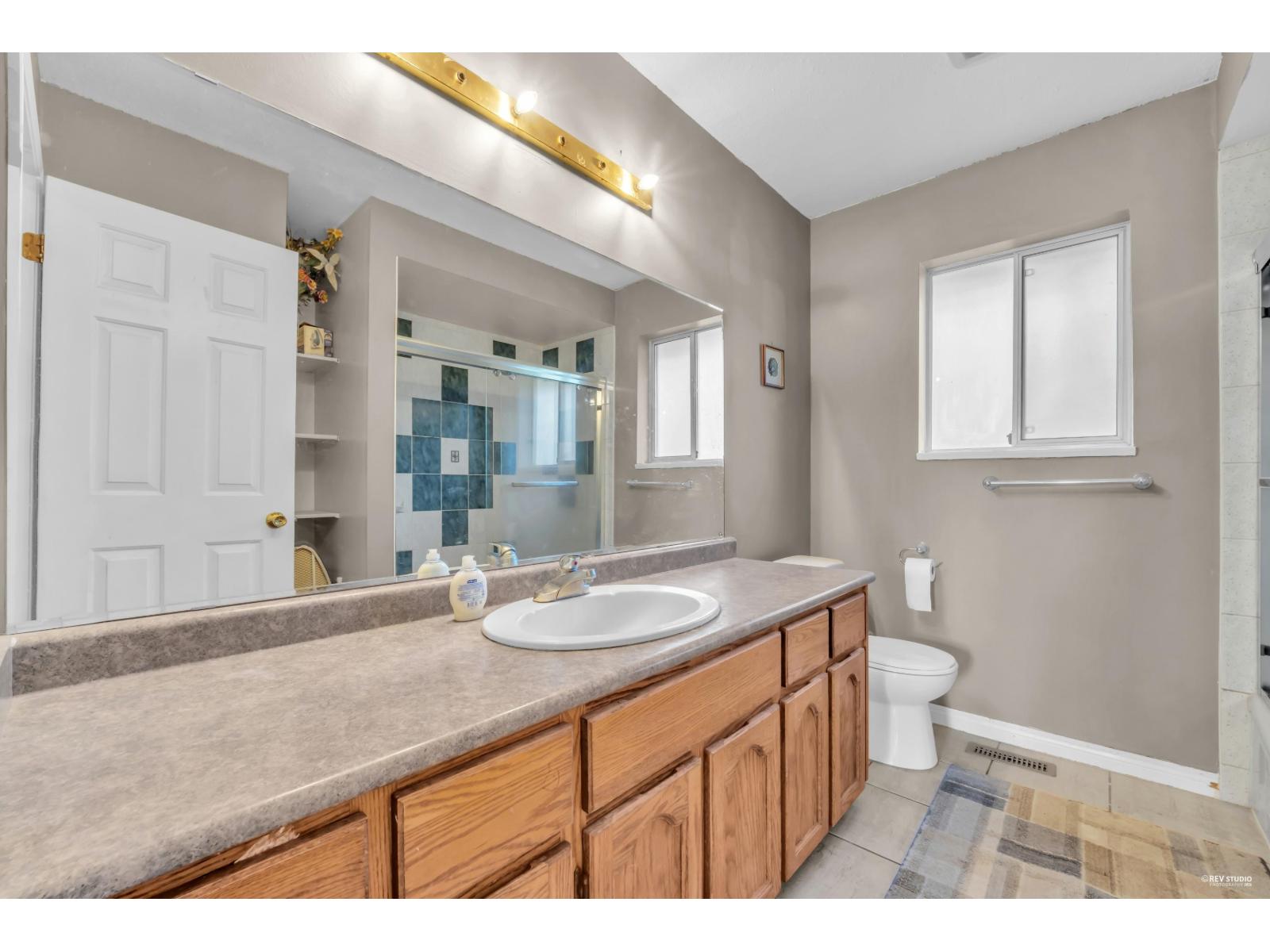 10235 176 Street Property Photo 16
