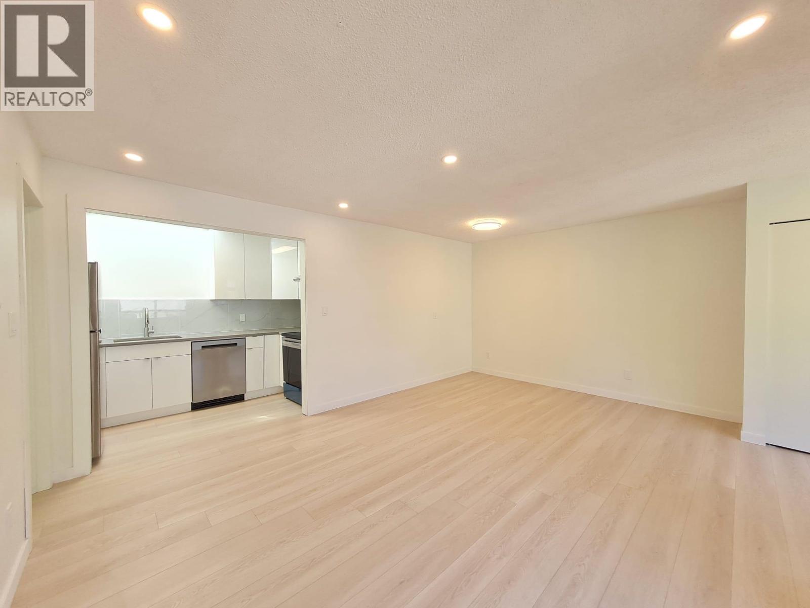301 8645 Osler Street Property Photo 5