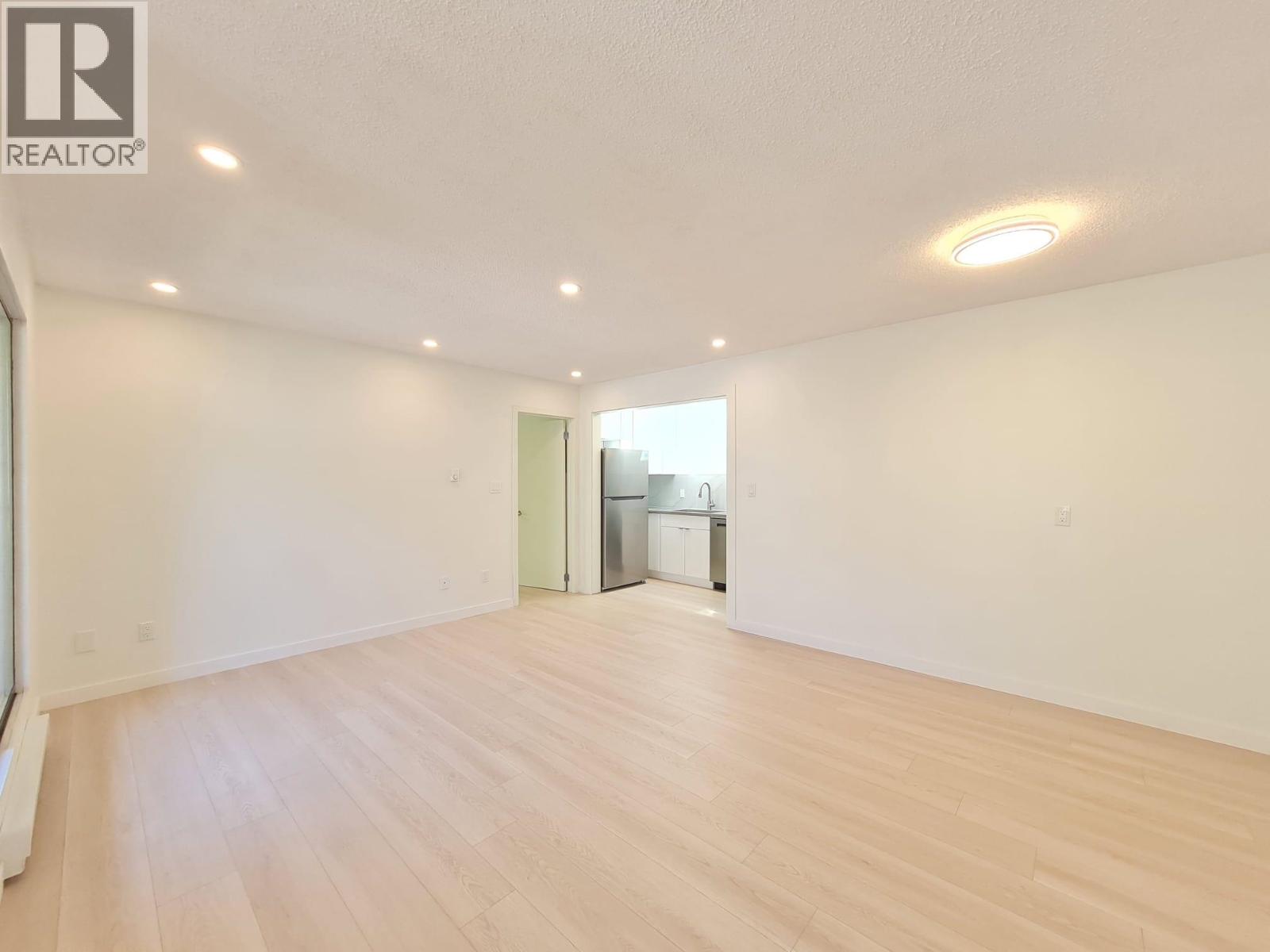 301 8645 Osler Street Property Photo 6