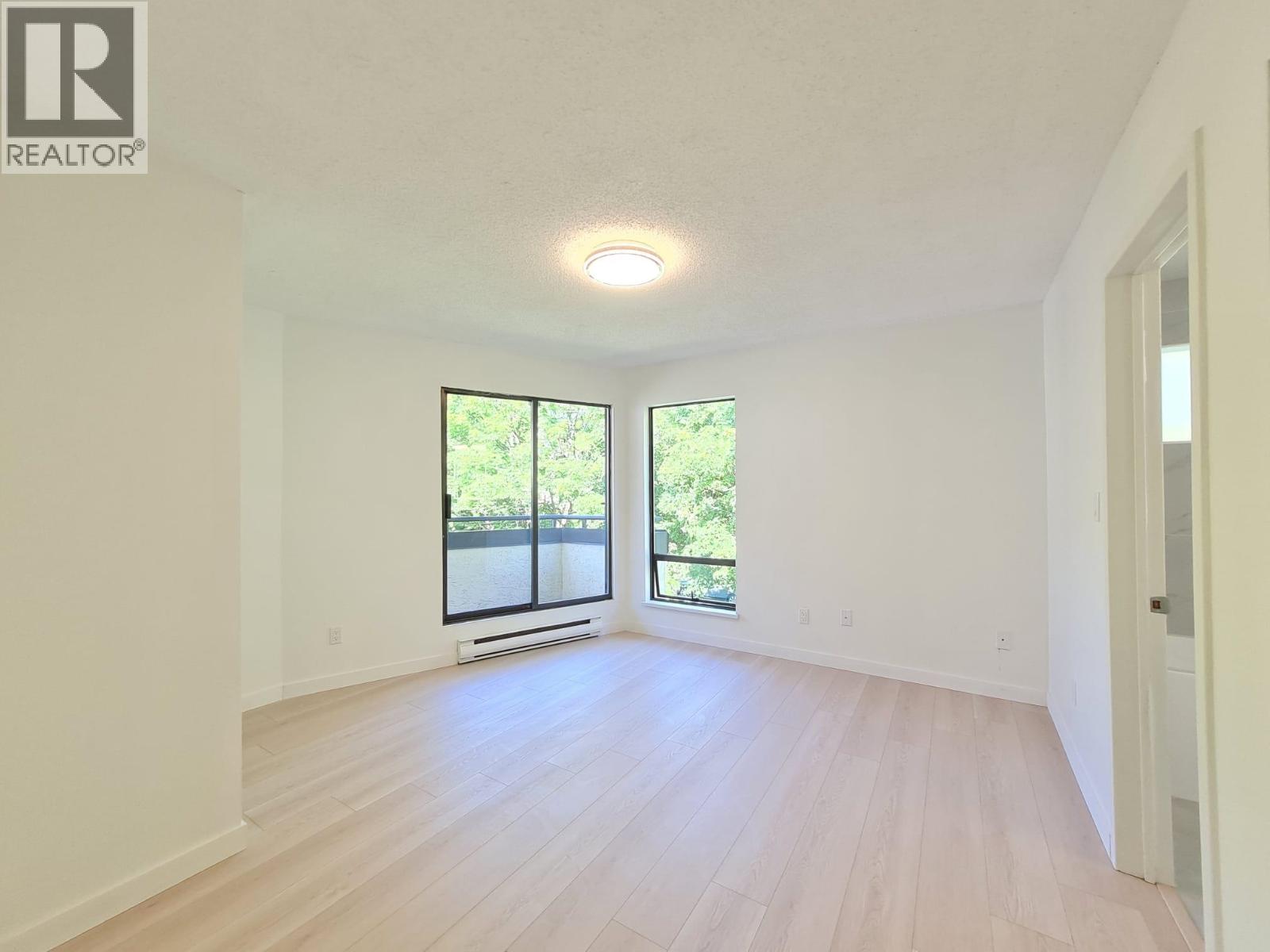 301 8645 Osler Street Property Photo 9
