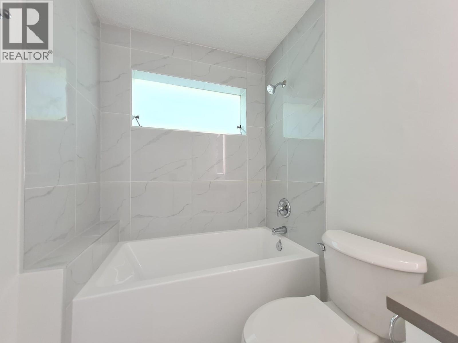 301 8645 Osler Street Property Photo 12