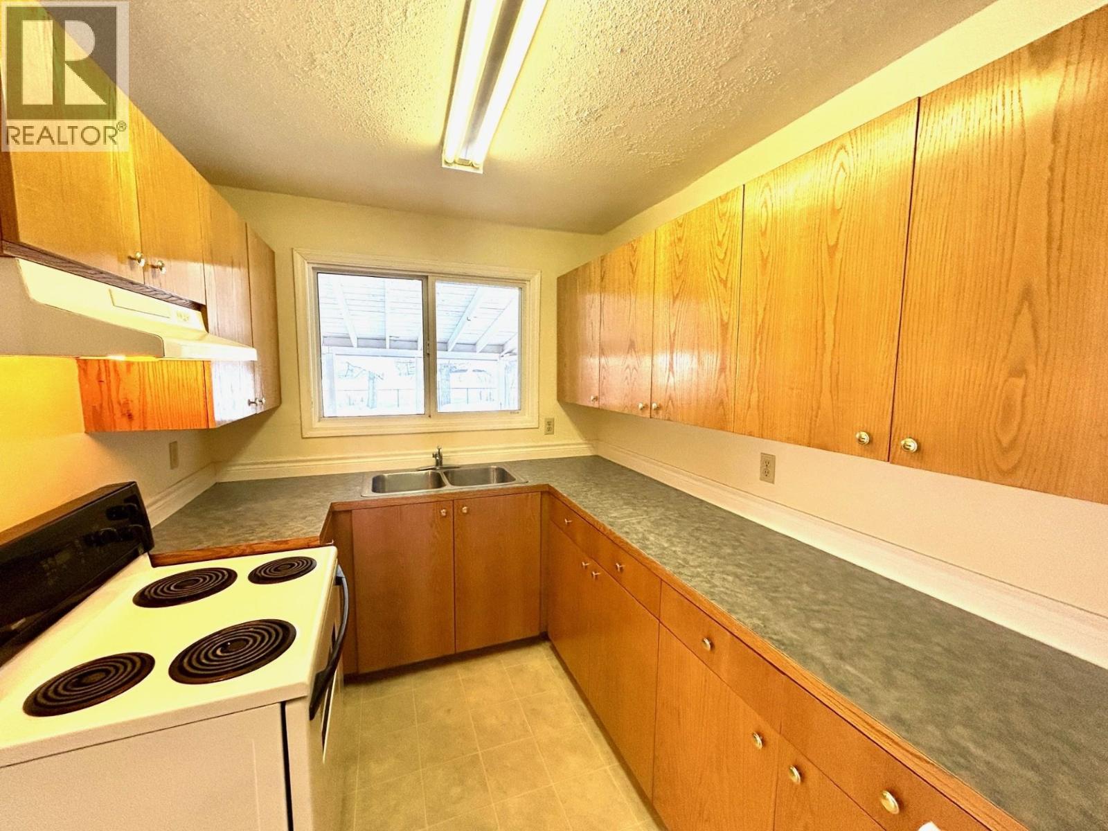 5235 Cottonwood Road Property Photo 4