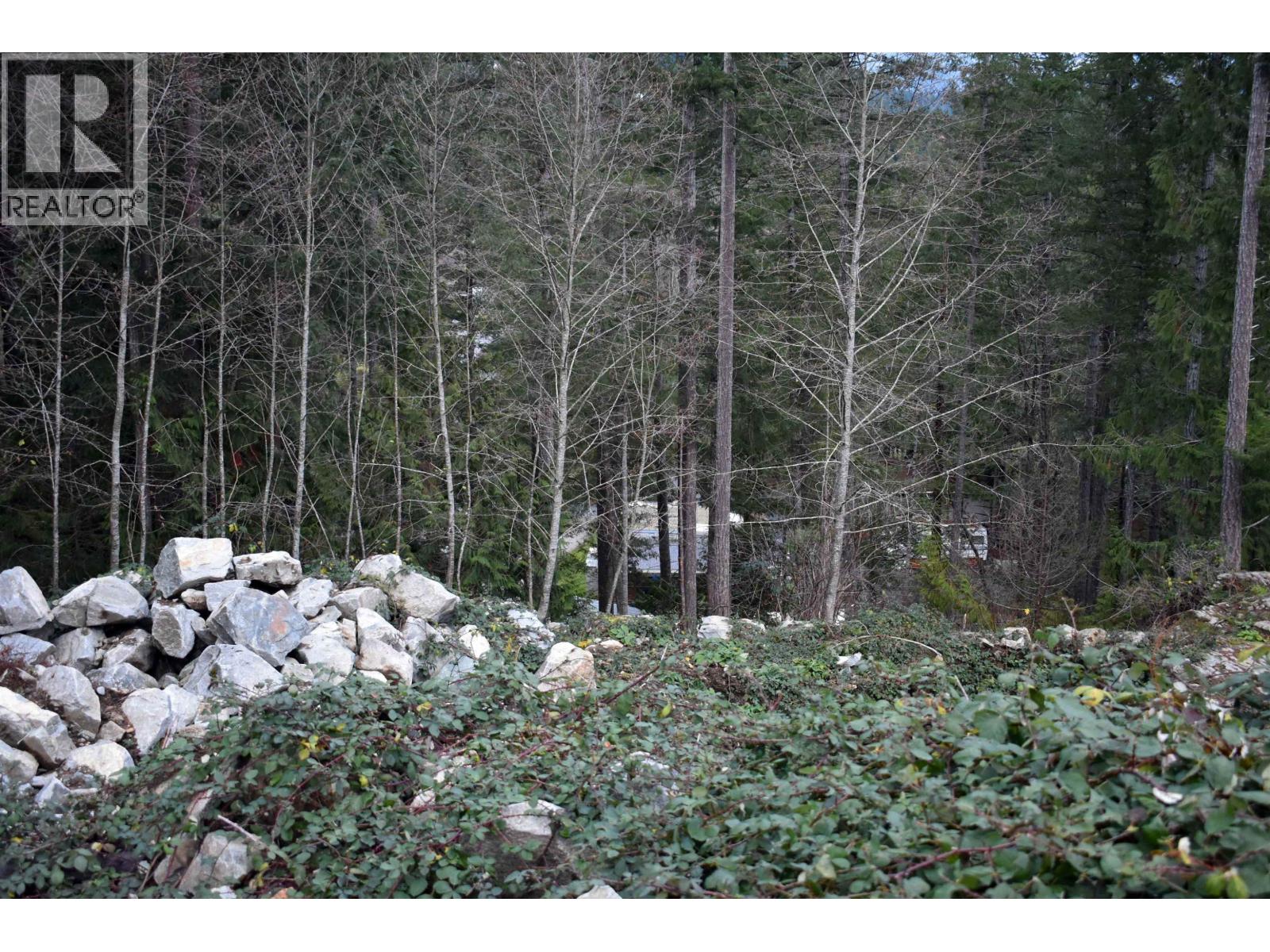 6 4622 Sinclair Bay Road Property Photo 4