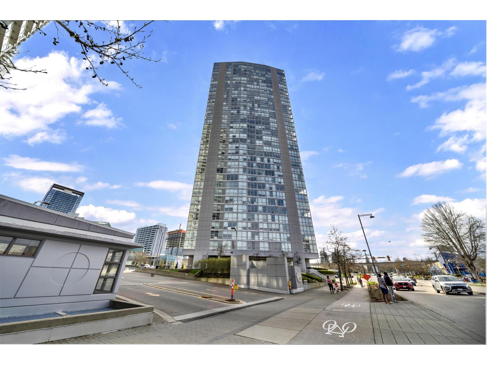 3306 13618 100 AVENUE Property Photo 1