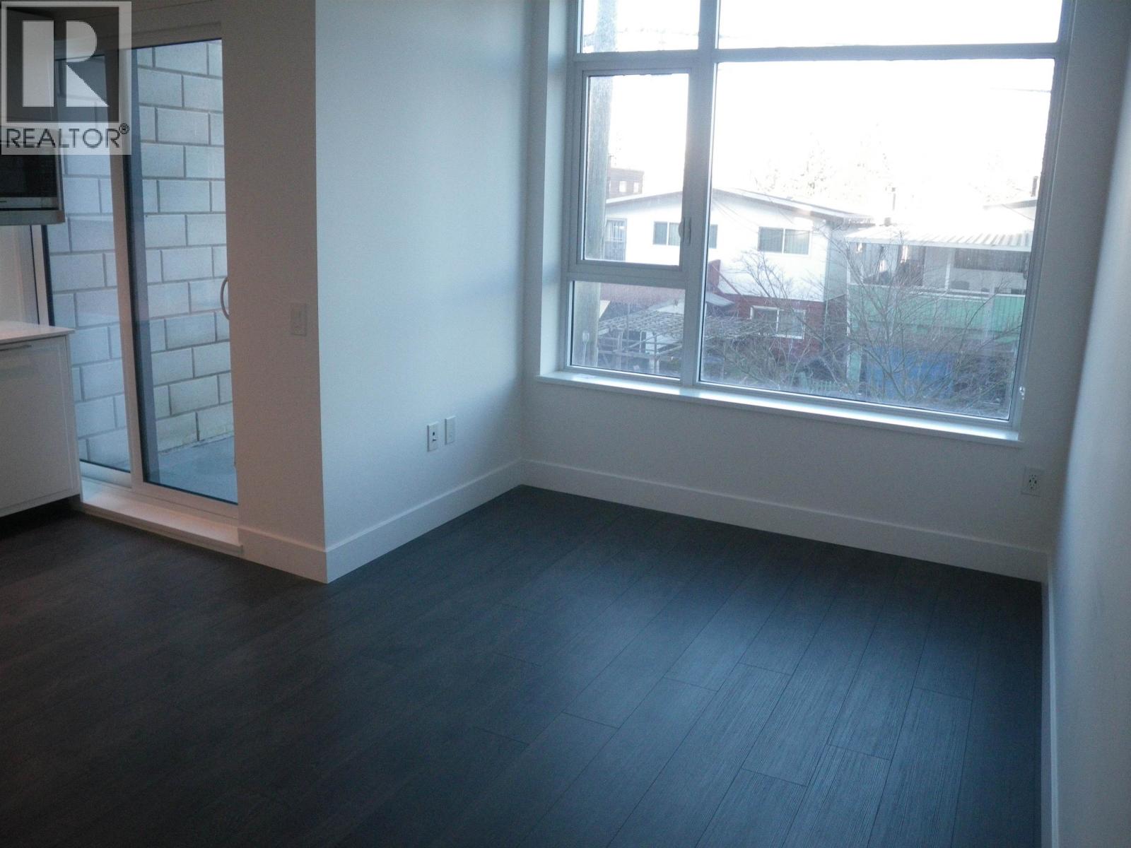 316 2435 Kingsway Property Photo 5