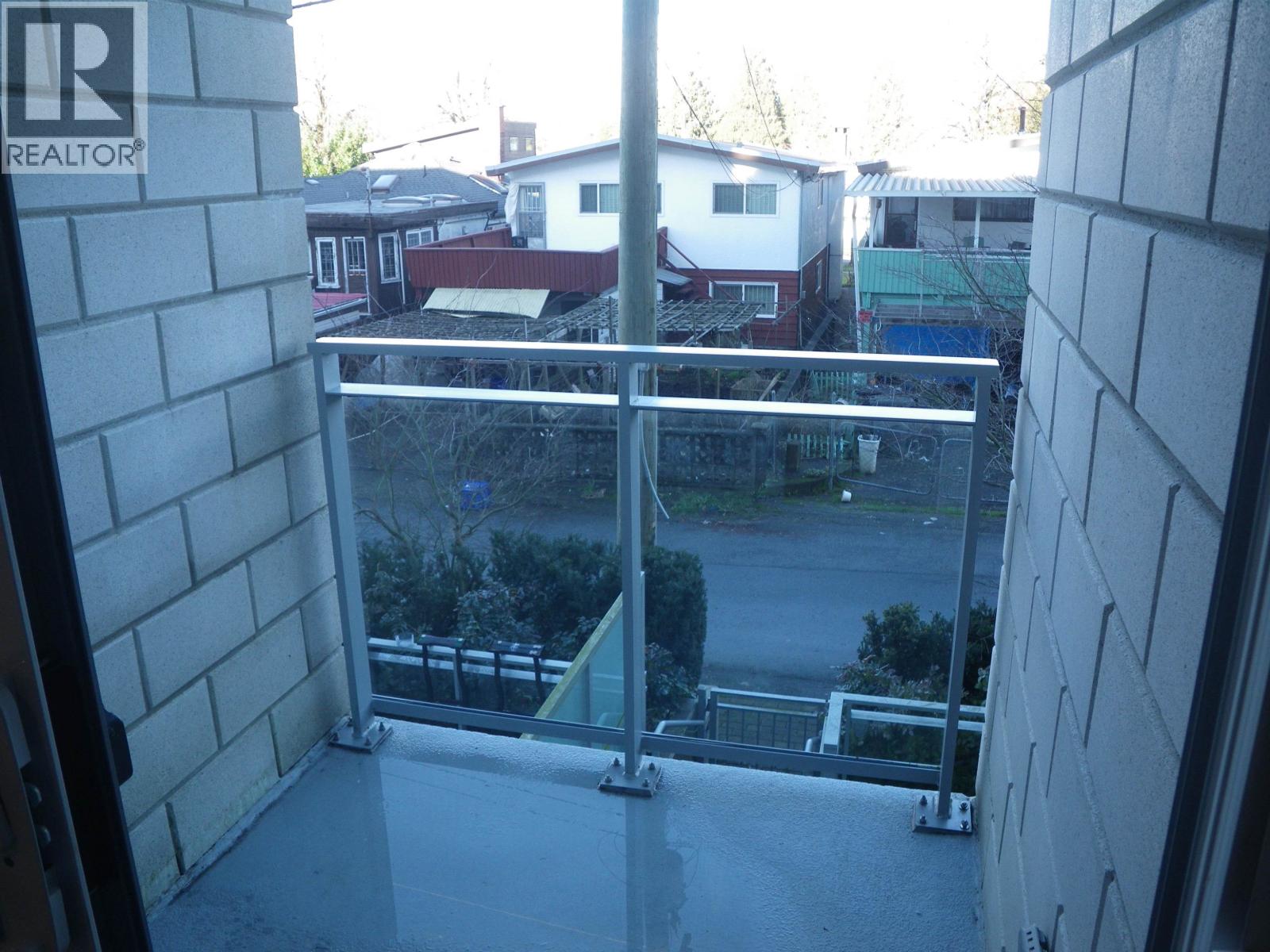 316 2435 Kingsway Property Photo 14