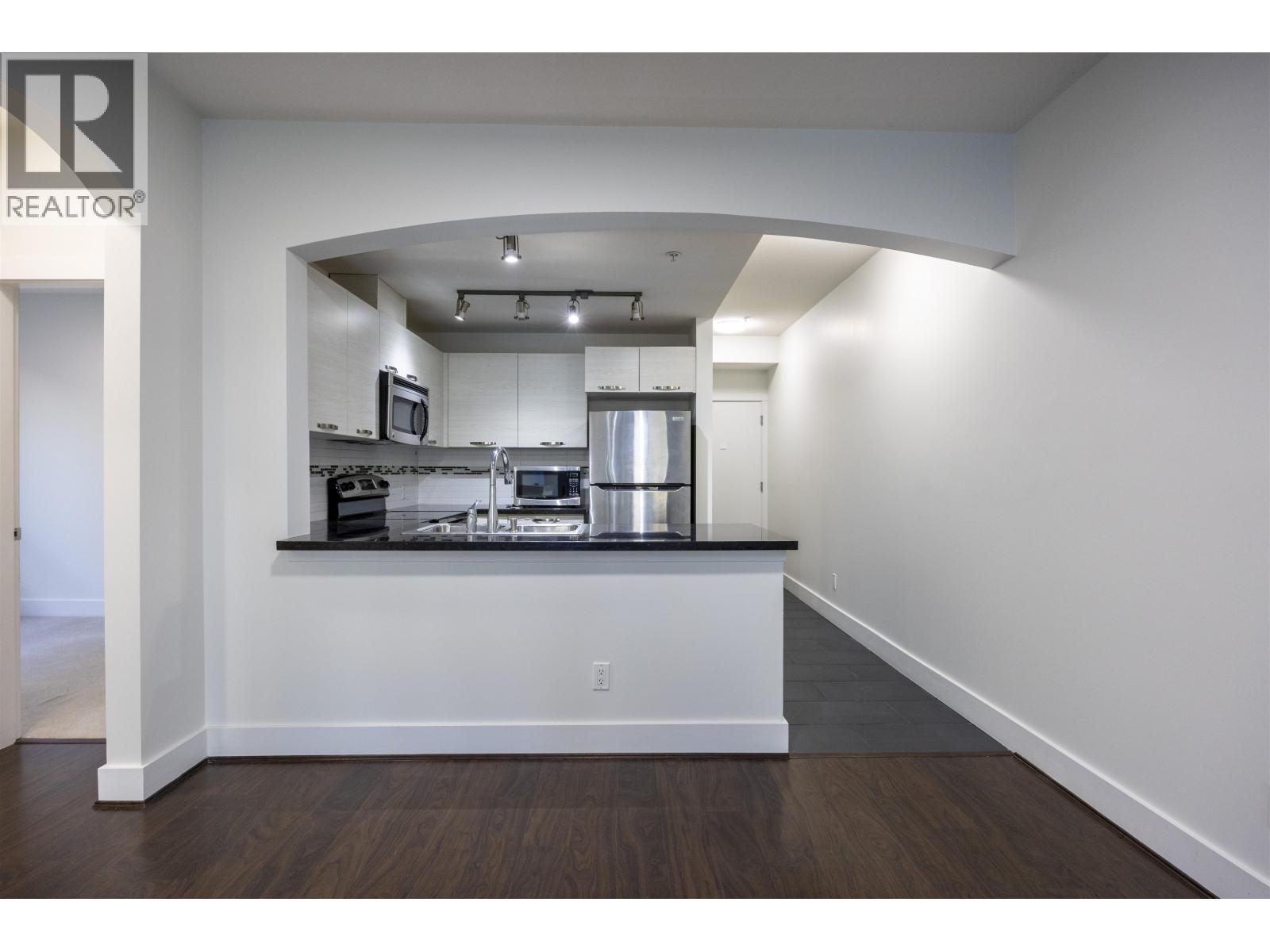 311 7428 Byrnepark Walk Property Photo 4