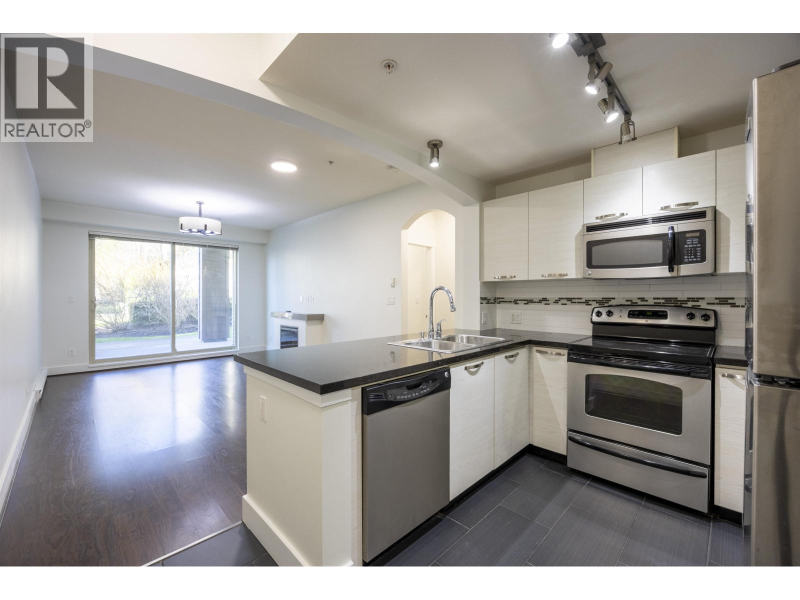 311 7428 Byrnepark Walk Property Photo 6