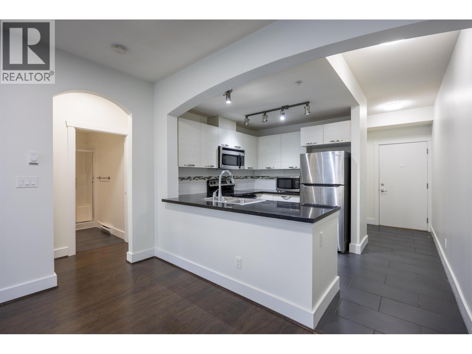 311 7428 Byrnepark Walk Property Photo 7